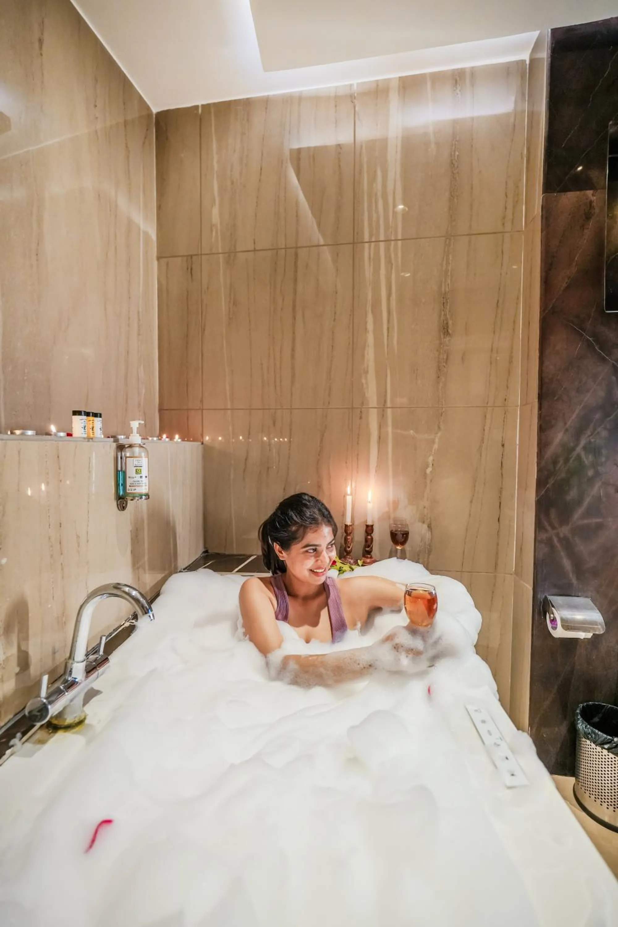 Bath in Quality Inn Elite Levelup Boutique