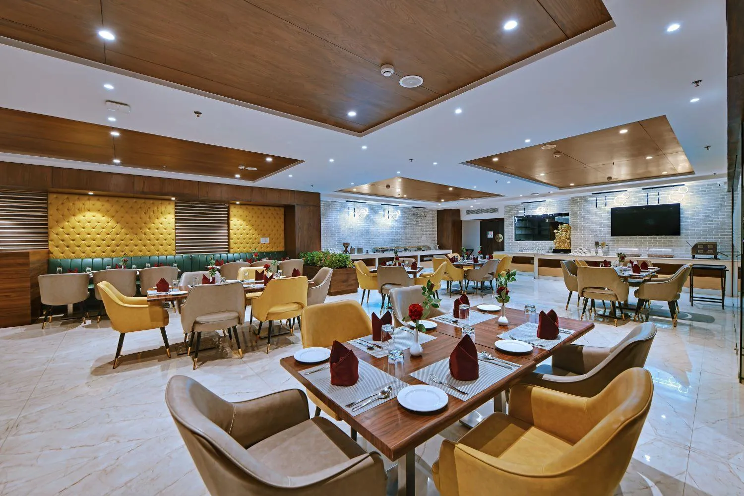 Restaurant/places to eat in Quality Inn Elite Levelup Boutique