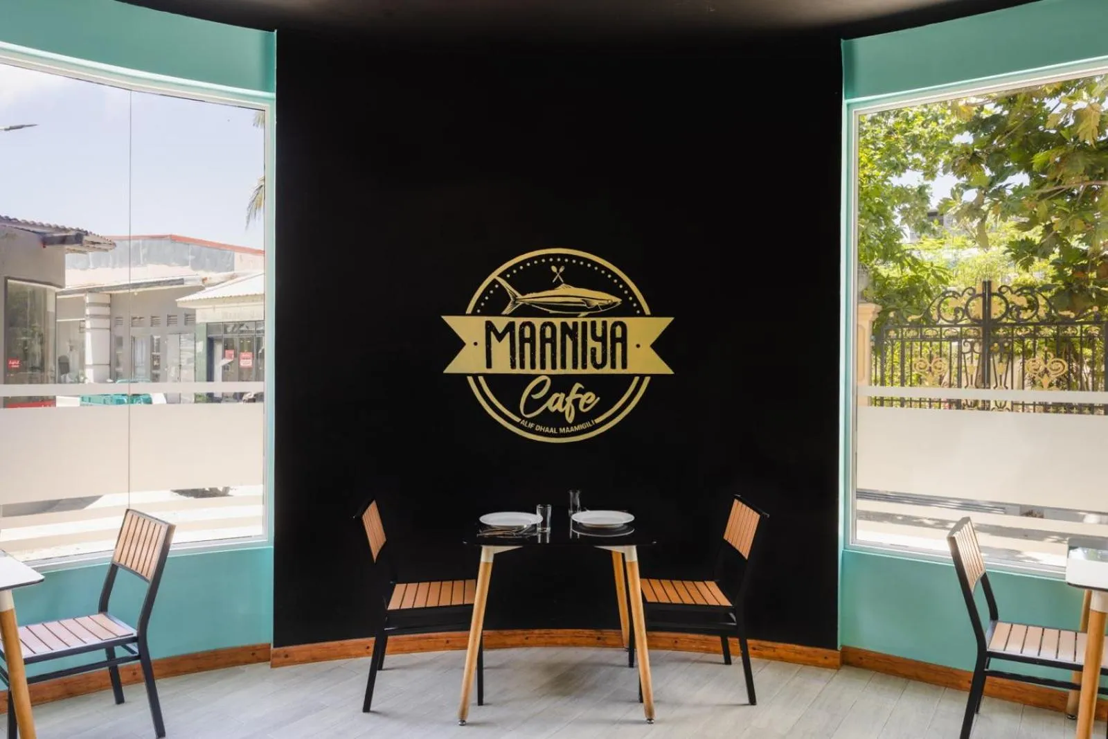 Restaurant/places to eat in Maaniya Palace