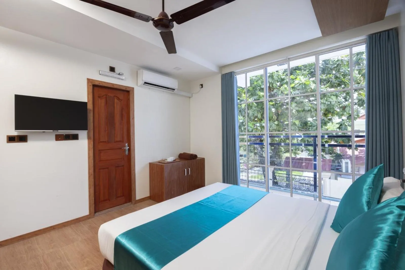 Bed in Maaniya Palace