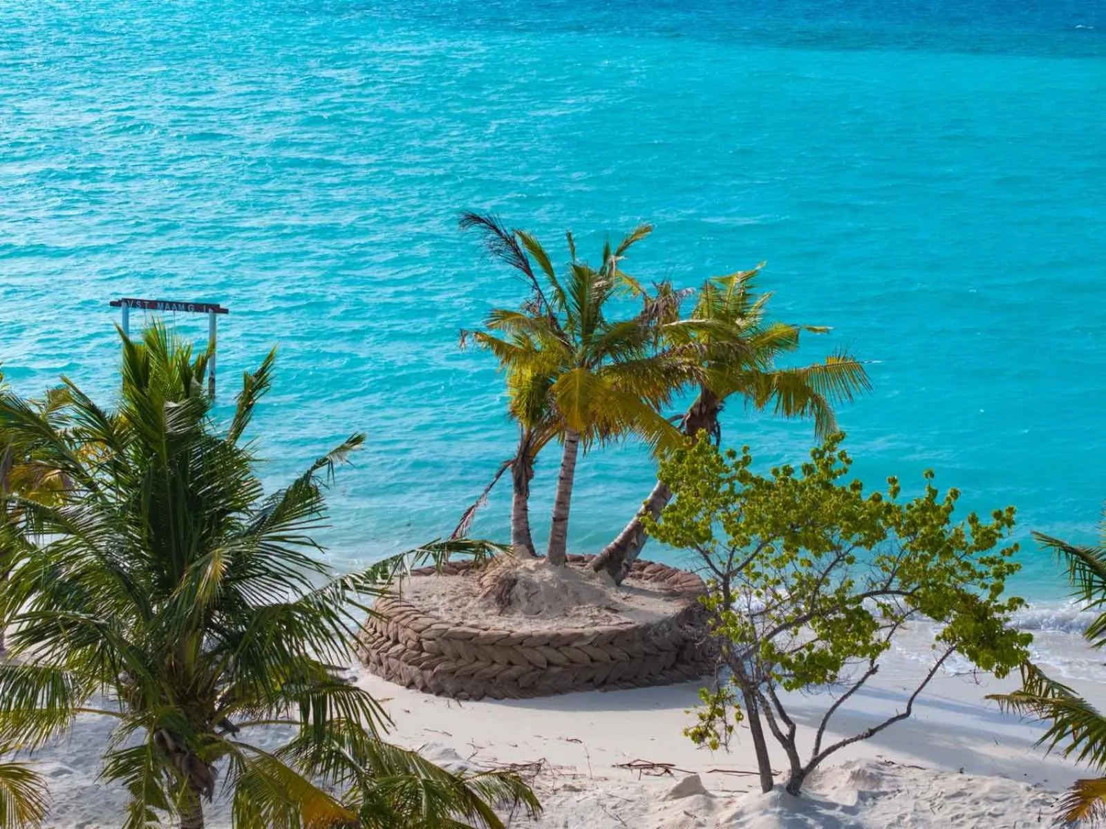 Beach in Maaniya Palace
