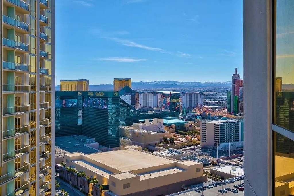 Experience Unparalleled Luxury at The Sinatra