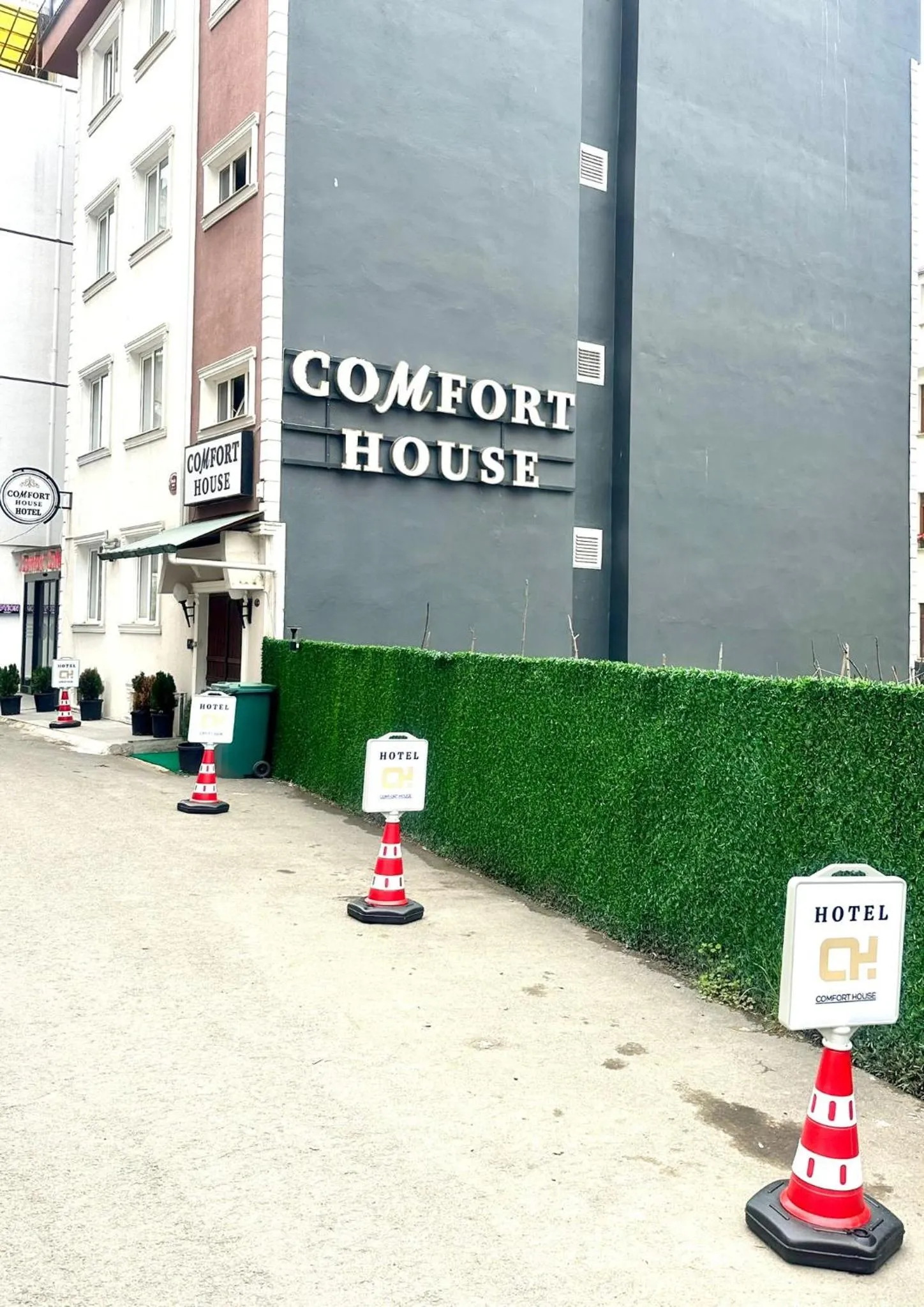 Property building in COMFORT HOUSE HOTEL