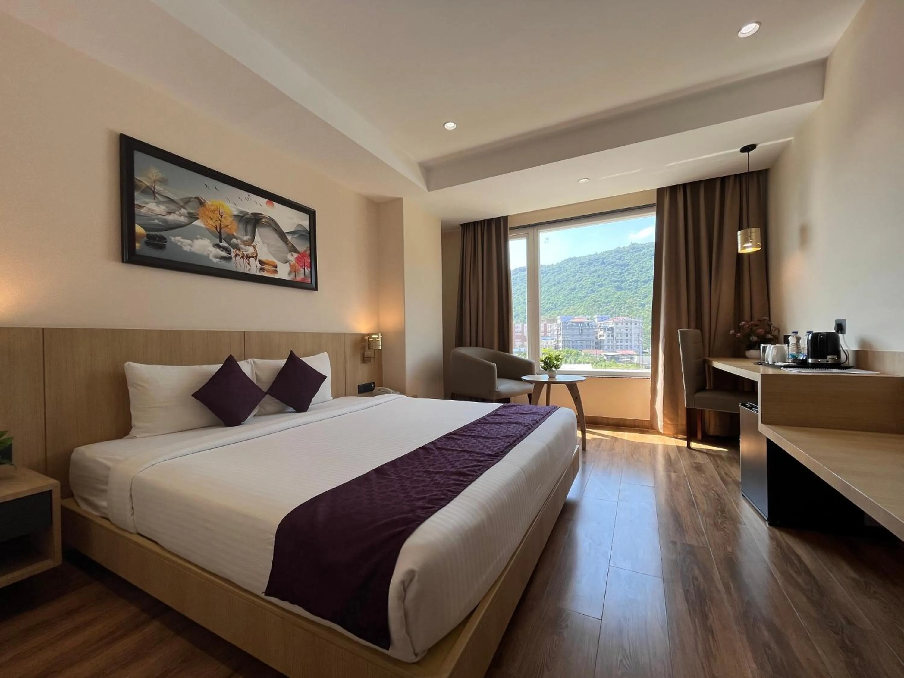 Bedroom, Bed in Sachika Hotels, Guwahati