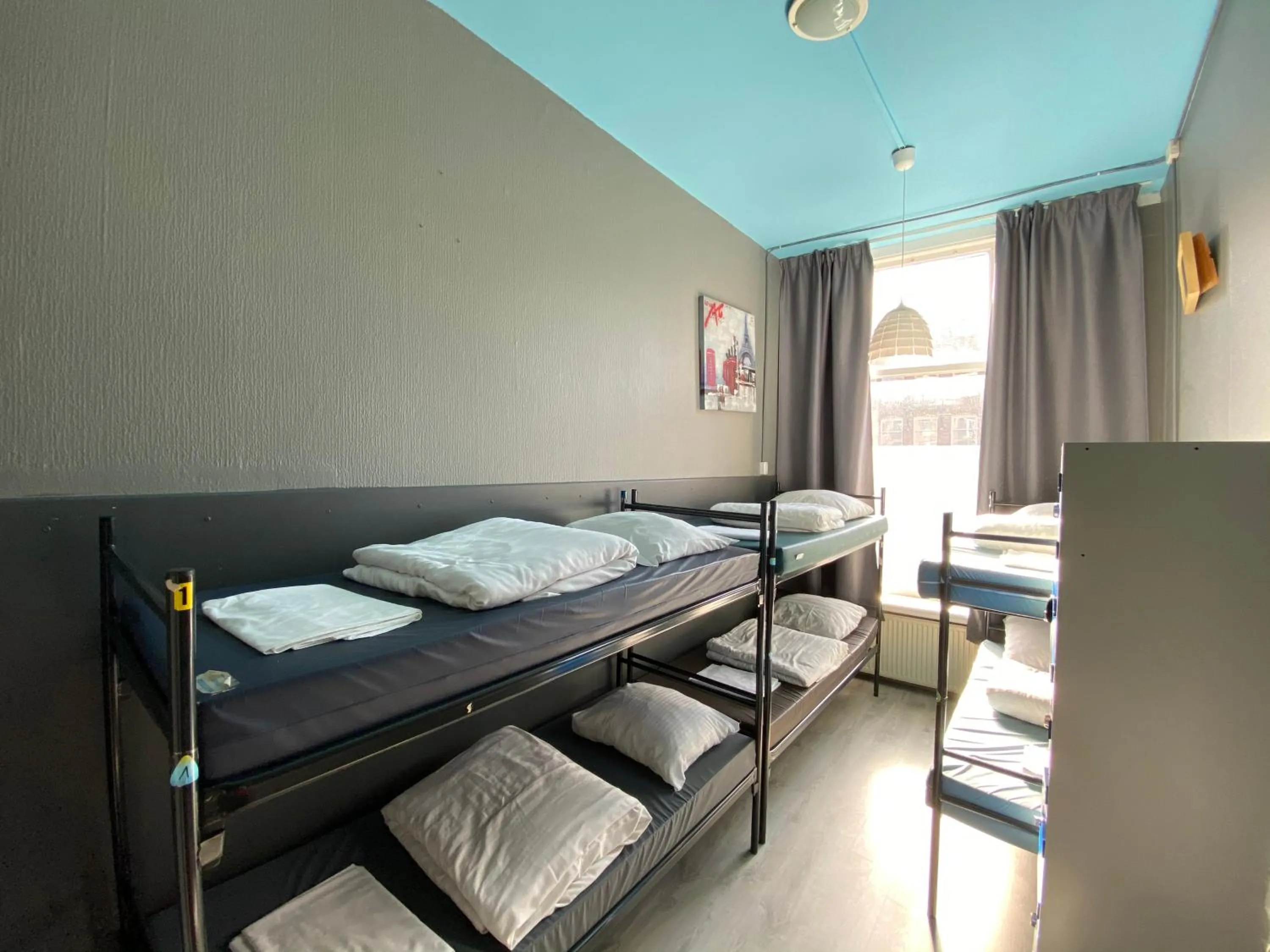 Bathroom in Hostel Cosmos Amsterdam