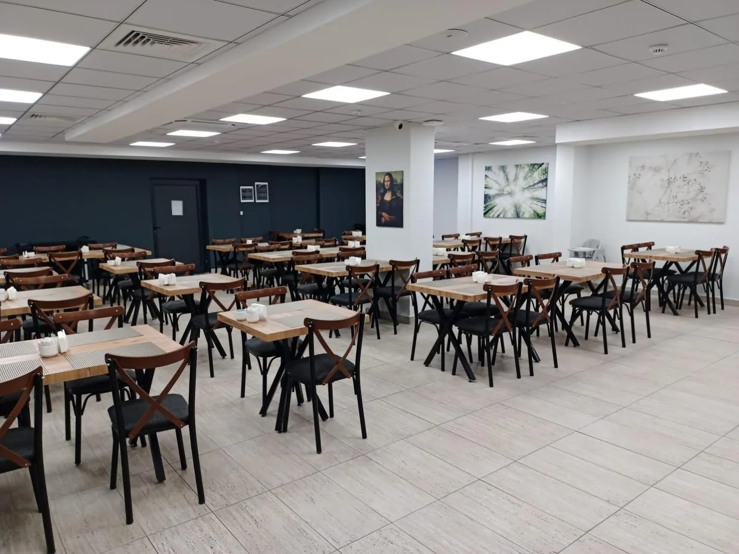 Restaurant/places to eat in C Suites Antalia Airport