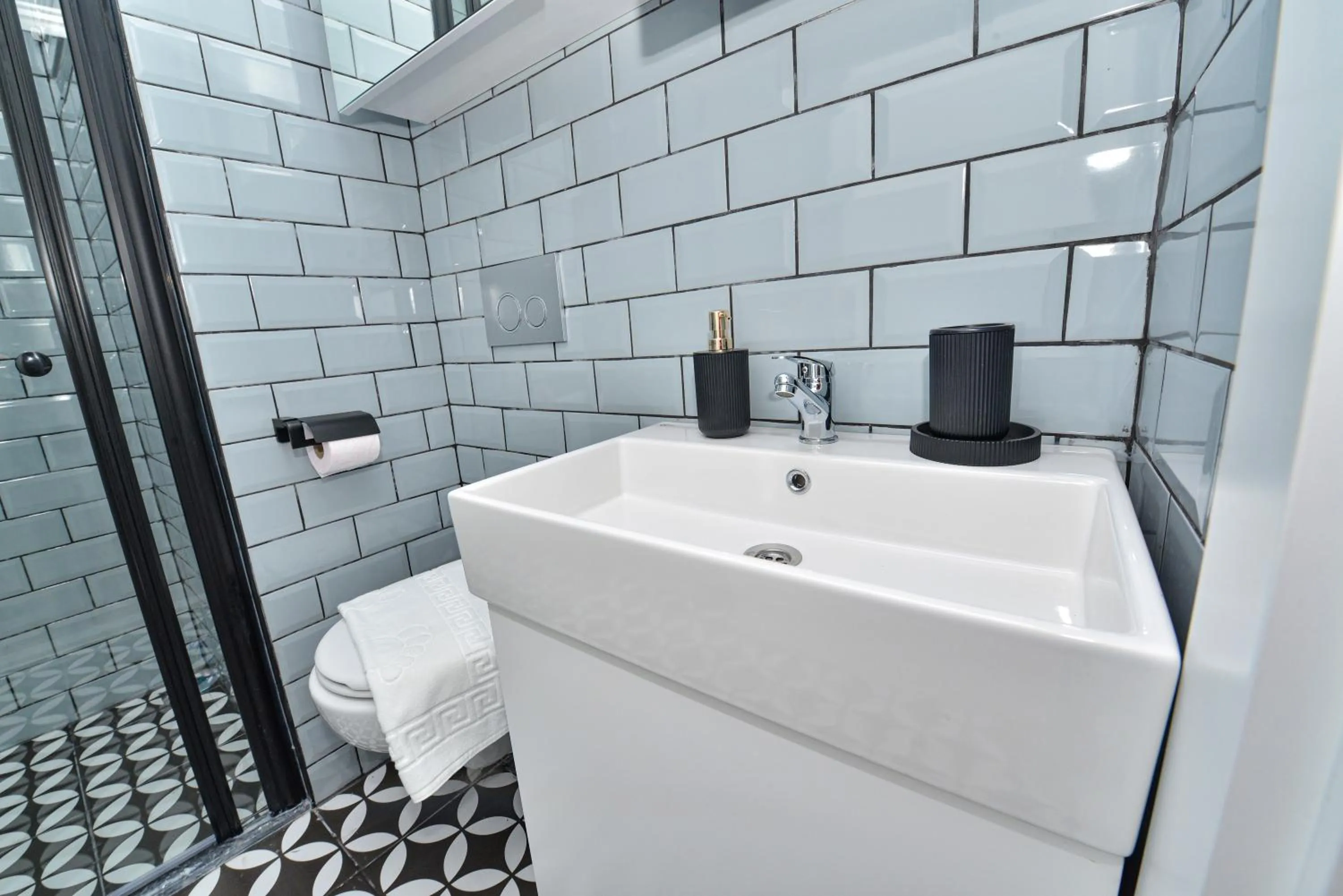 Shower in C Suites Antalia Airport