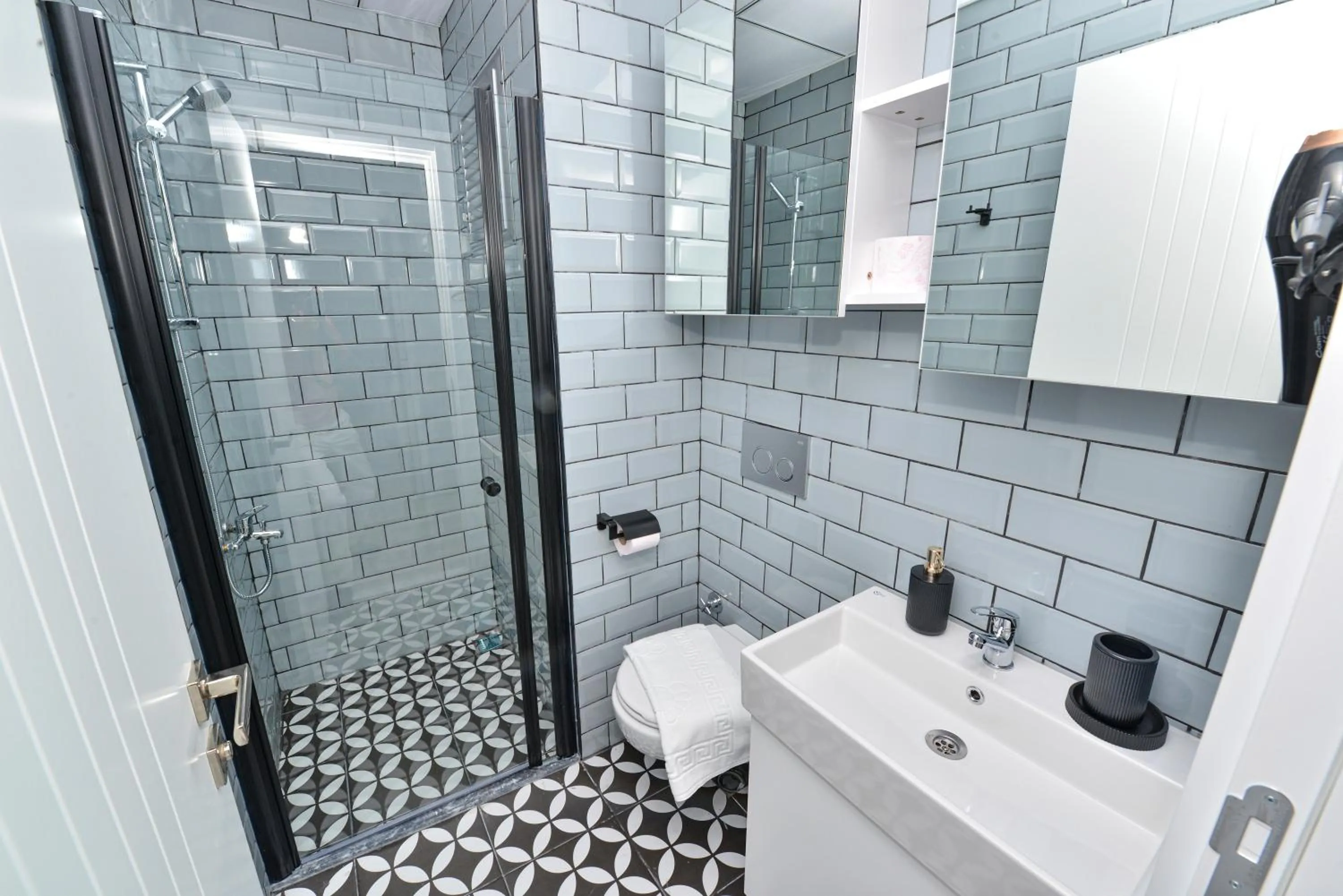 Shower in C Suites Antalia Airport