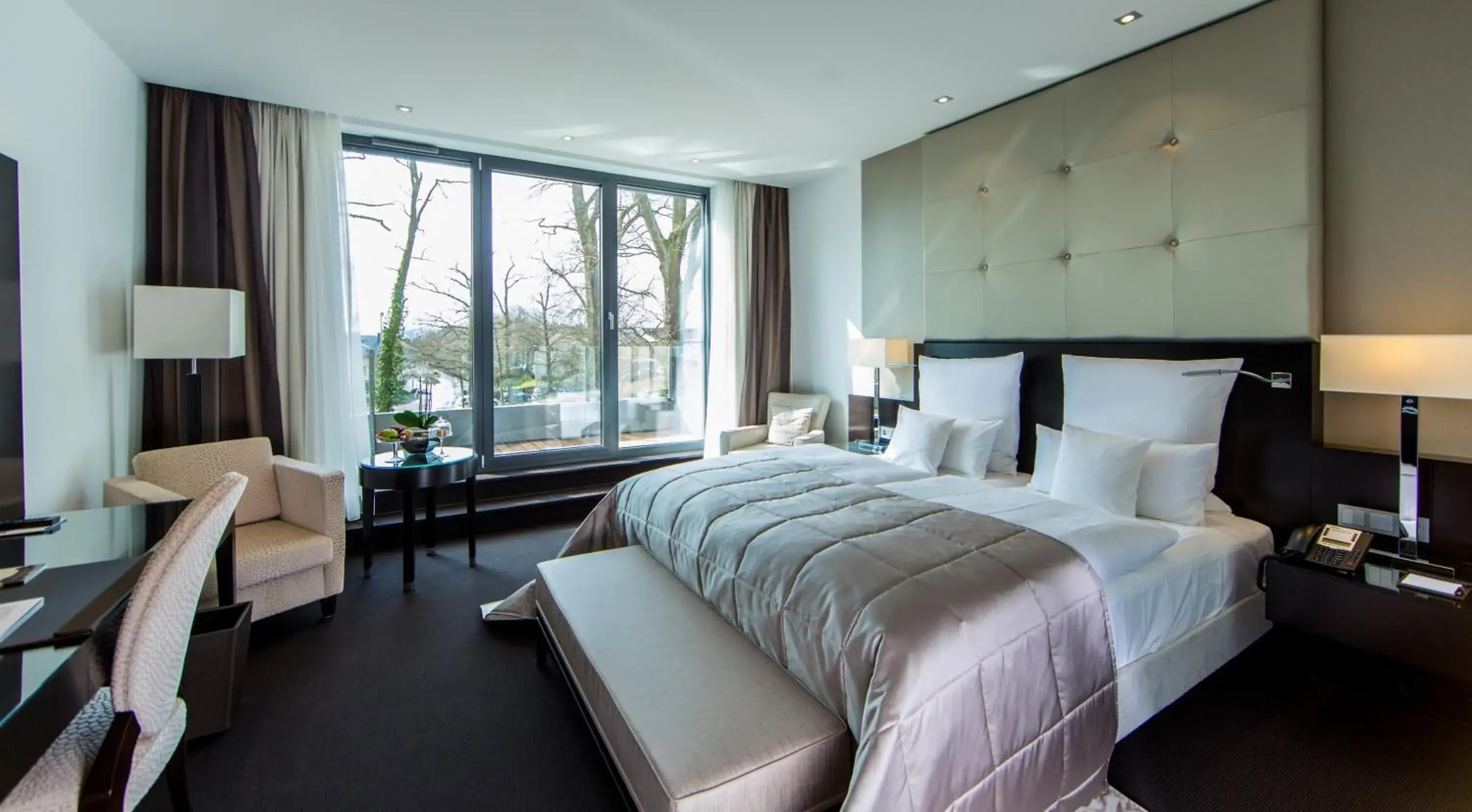 Deluxe Double Room in Relais & Châteaux Hotel Burg Schwarzenstein Deluxe Double Room in Relais & Châteaux Hotel Burg Schwarzenstein