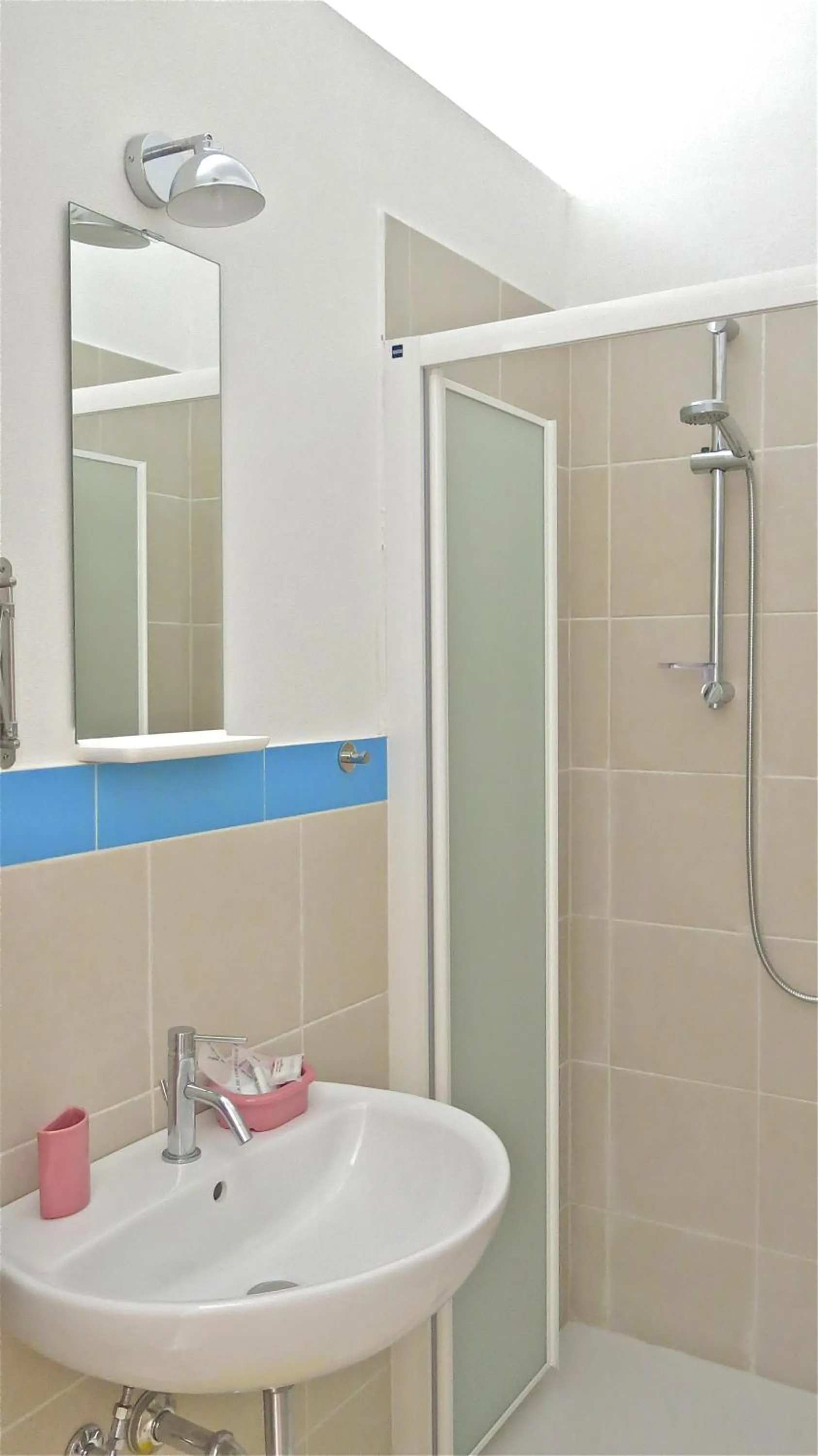 Bathroom in Hotel Paris