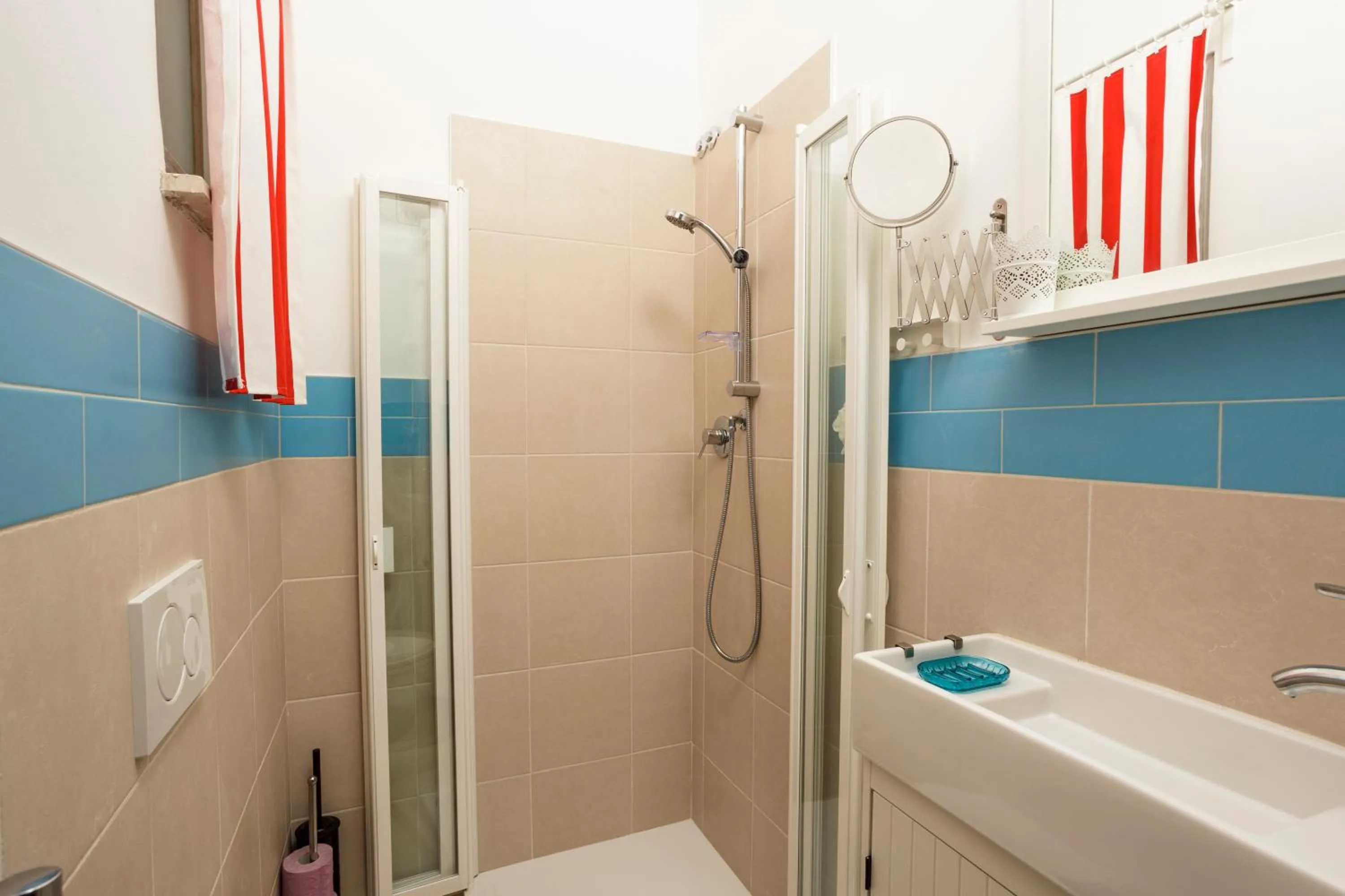 Bathroom in Hotel Paris