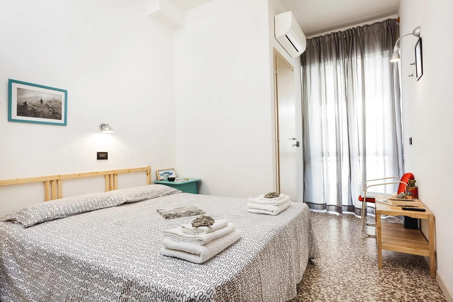 Photo of the whole room in Hotel Paris