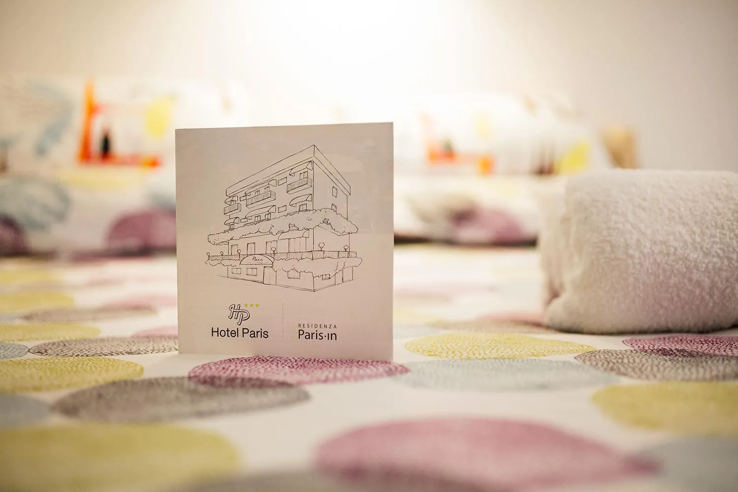 Logo/Certificate/Sign in Hotel Paris