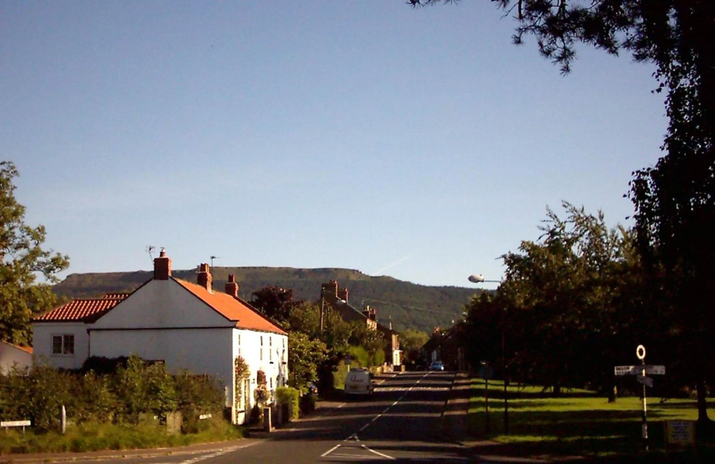 Facade/entrance in Wainstones Hotel