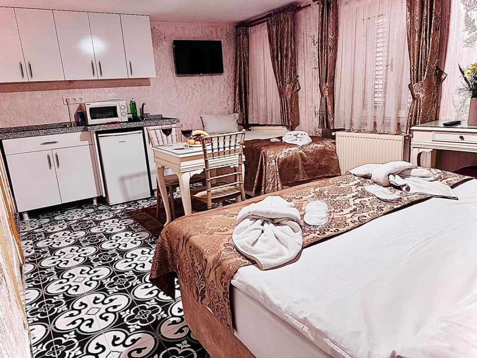 Standard Studio - Basement Floor in Alhambra Apart Hotel