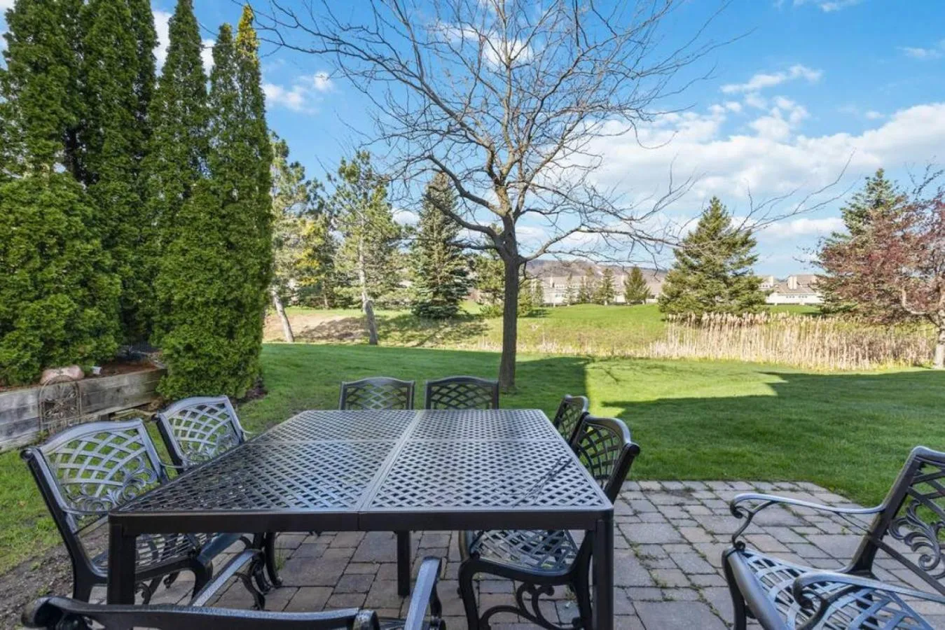 Garden view in 3BR Bright Mountain View Condo at Blue on Monterra