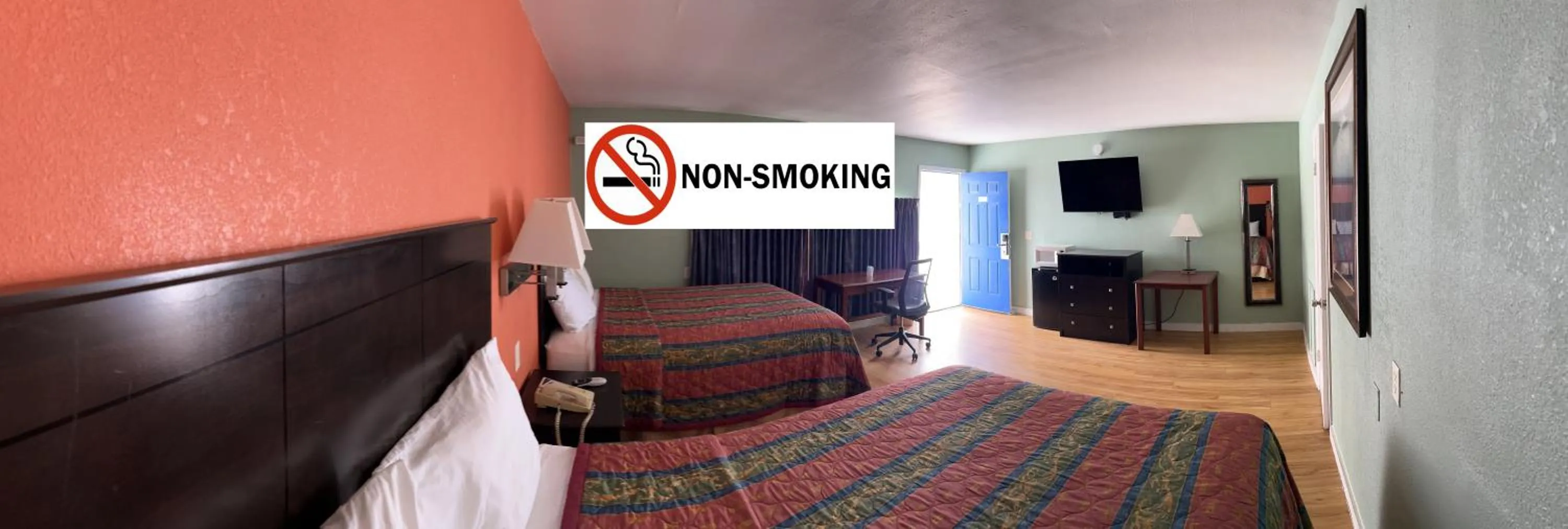 TV and multimedia, Bed in Town & Country Motel