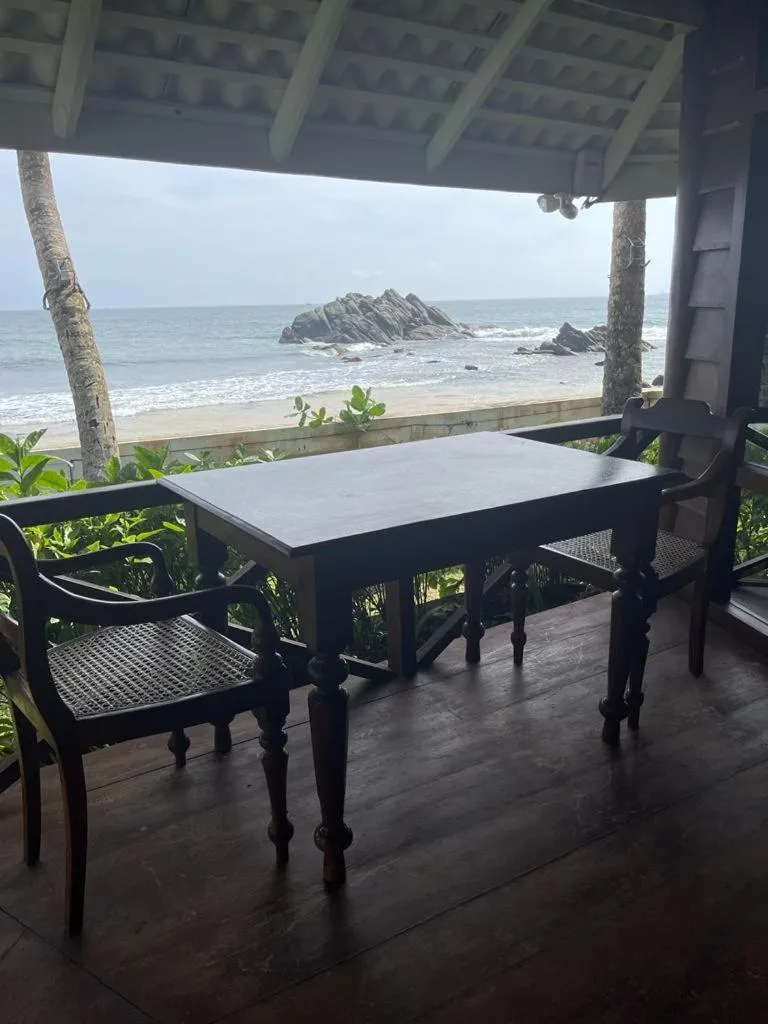 Rockside Cabanas Hotel