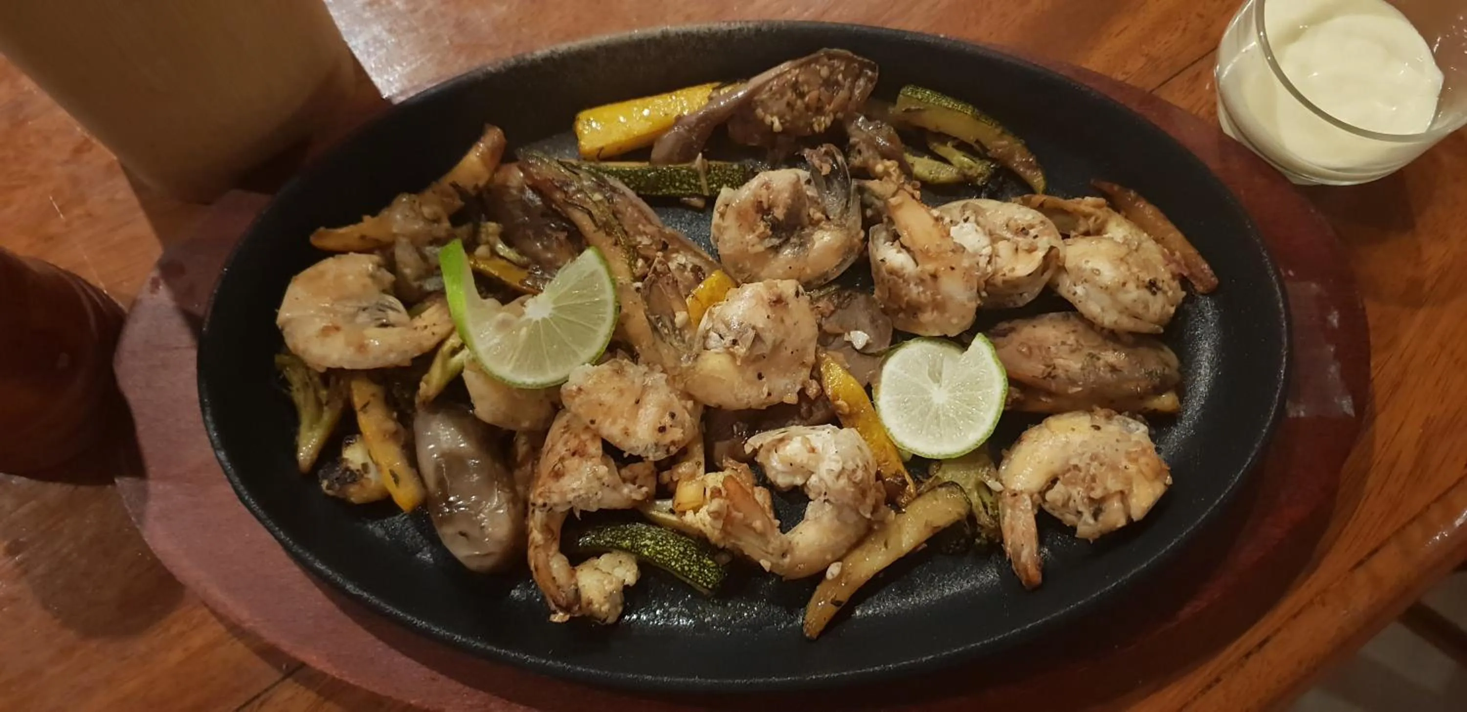 Food in Rockside Cabanas Hotel