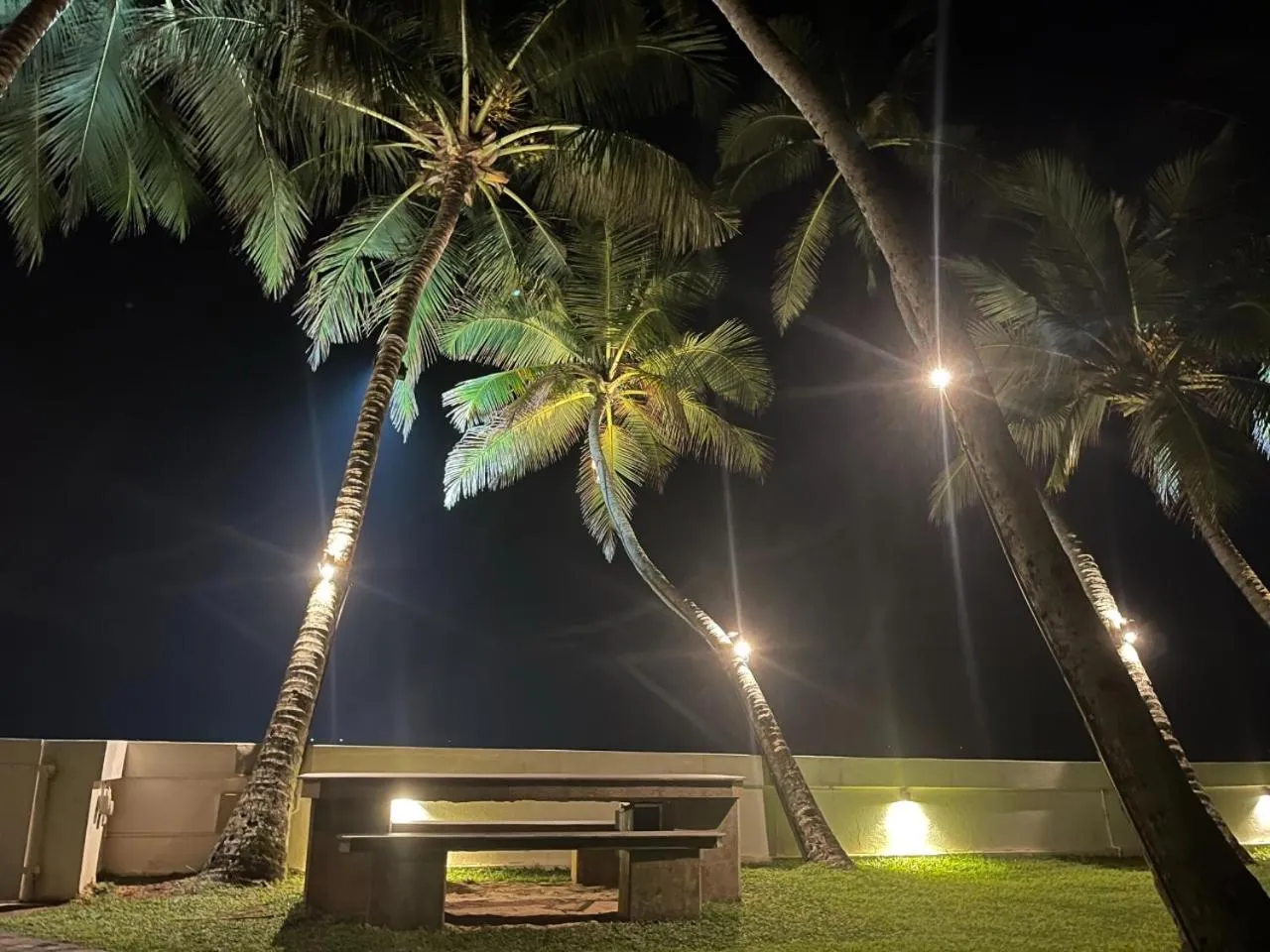 Rockside Cabanas Hotel