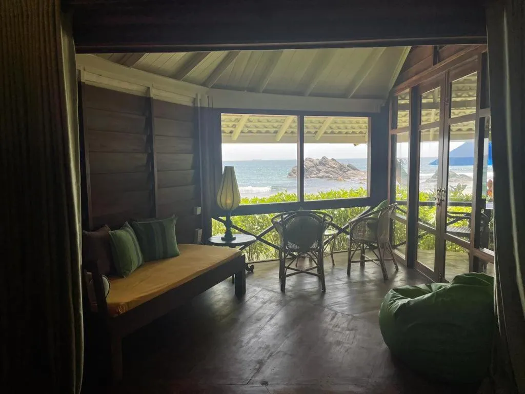 Seating area in Rockside Cabanas Hotel