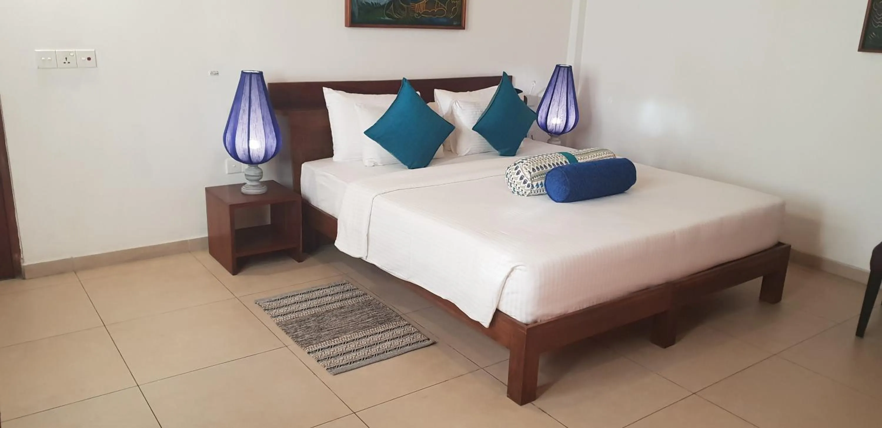 Photo of the whole room, Bed in Rockside Cabanas Hotel