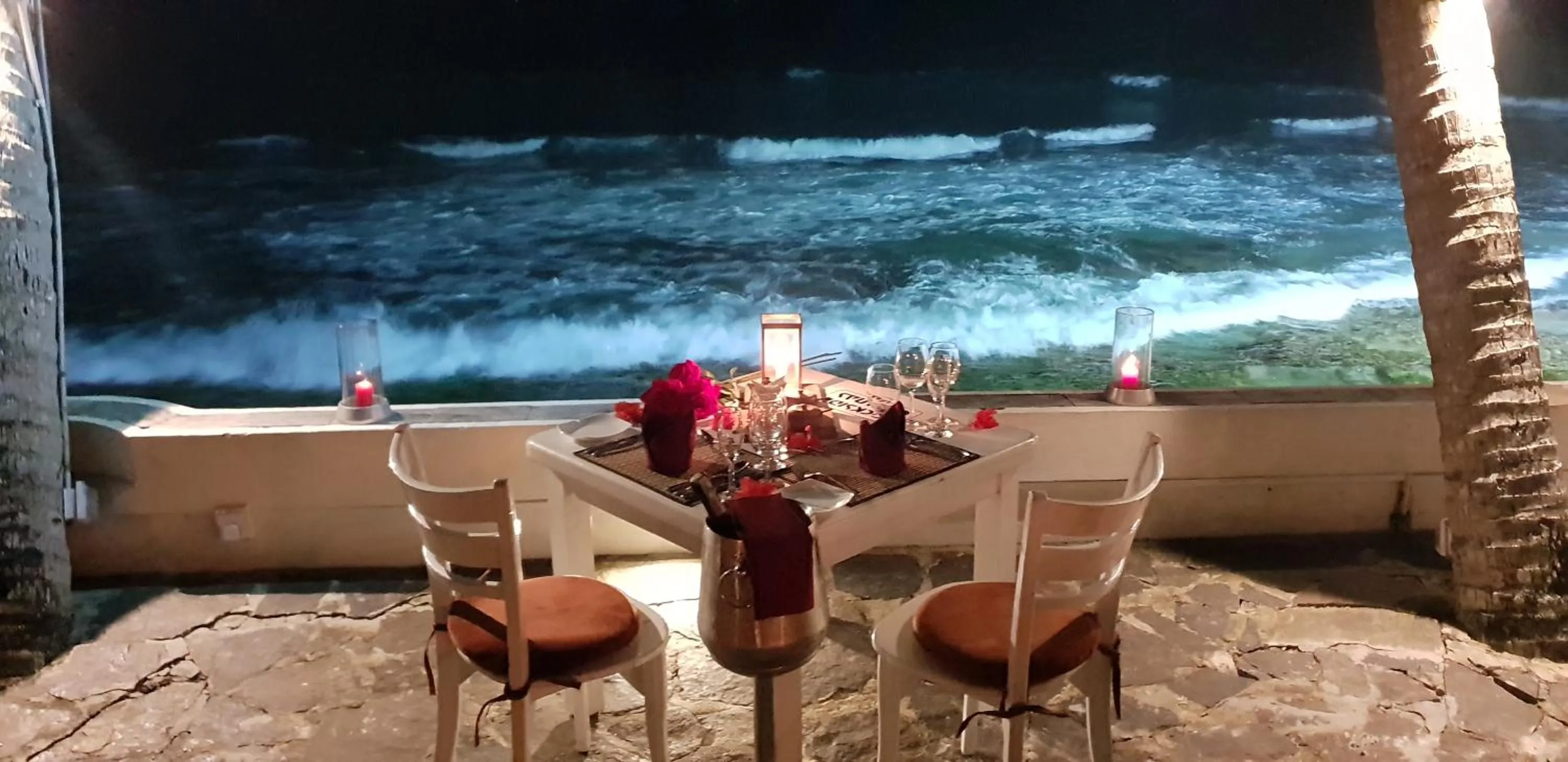 Rockside Cabanas Hotel