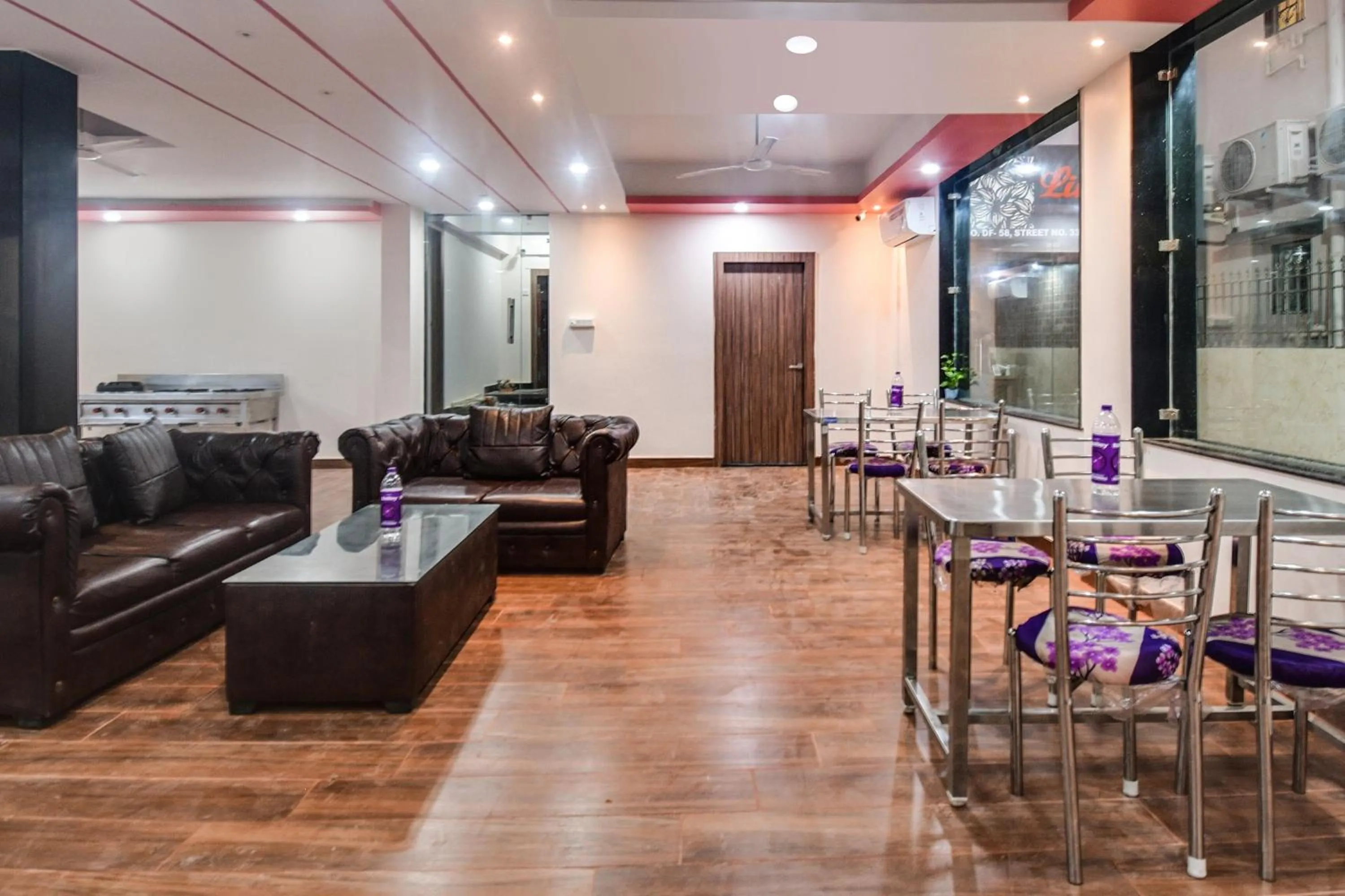 Restaurant/places to eat in Hotel O Dream Paradise