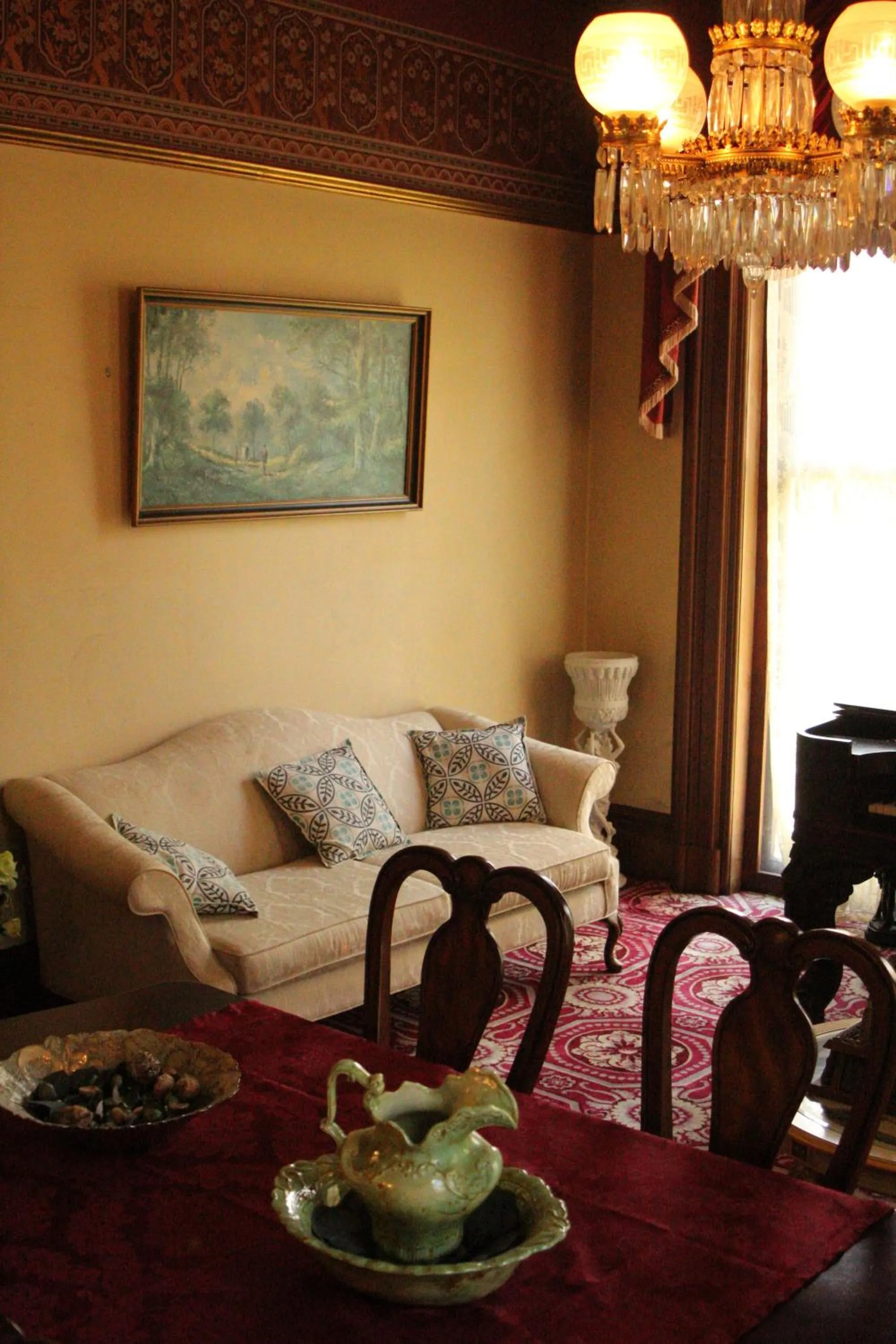 Living room in Upjohn