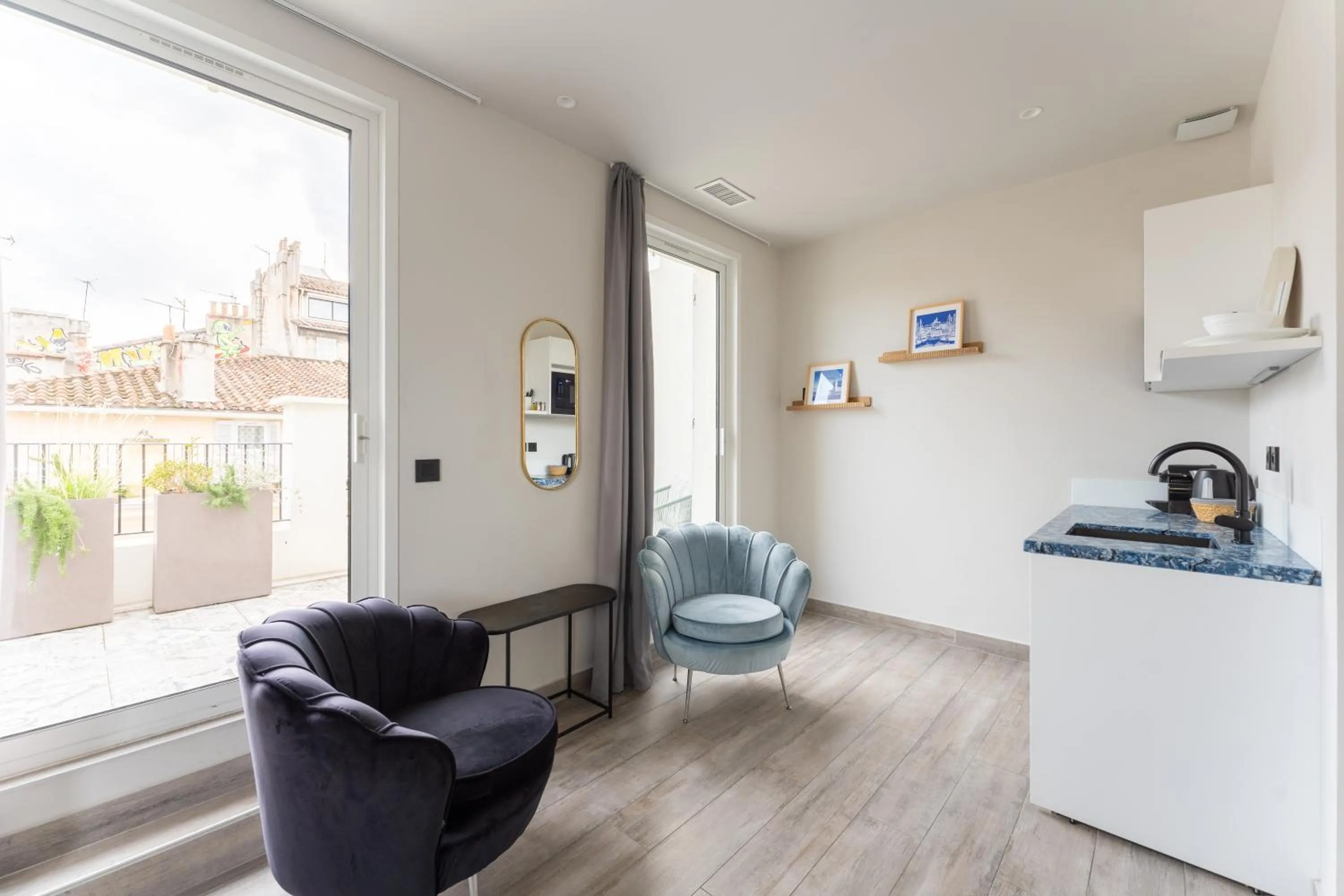 PARADISE Earth & Sea