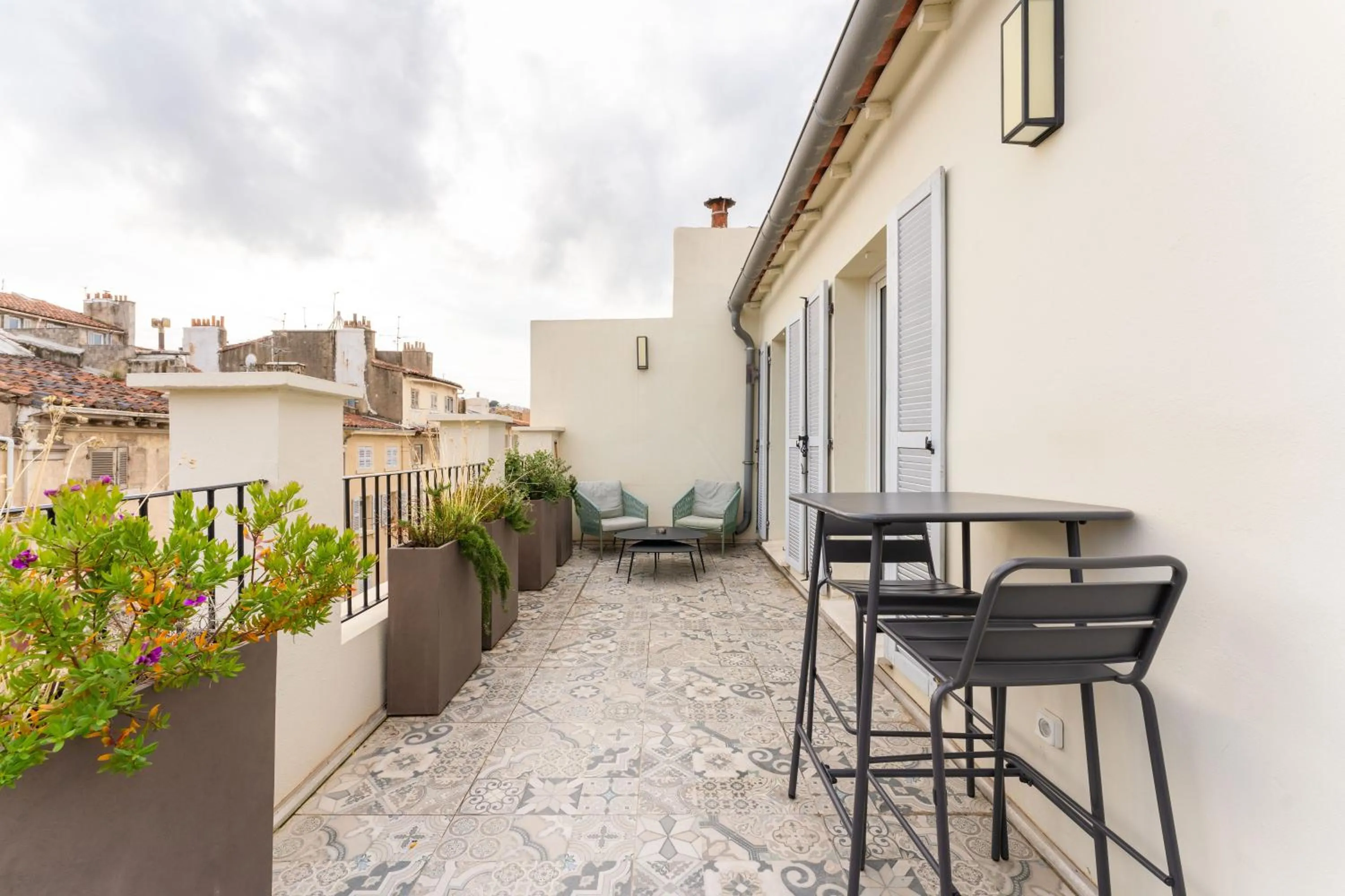 PARADISE Earth & Sea