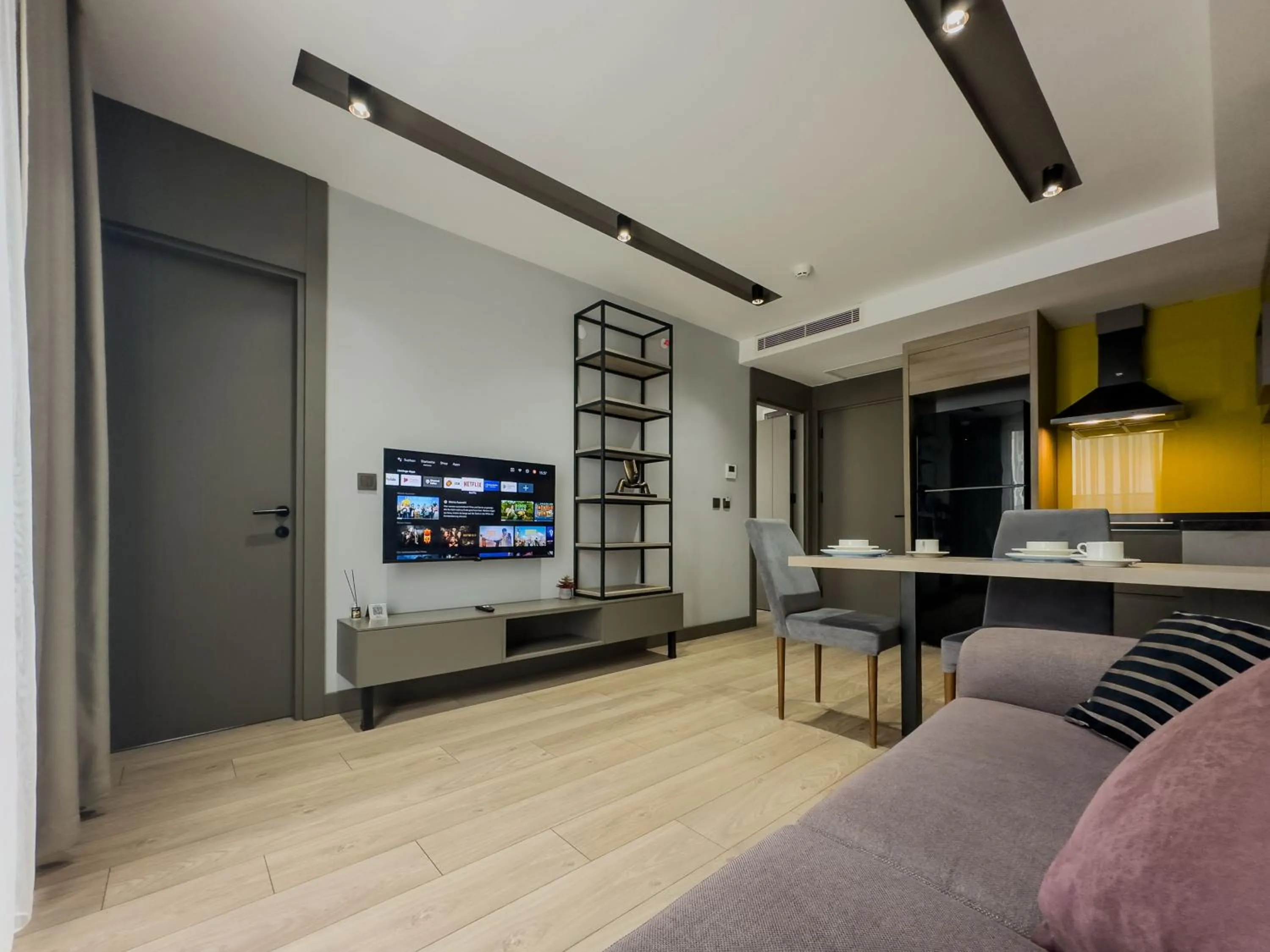 TV and multimedia in Leaf River Suites