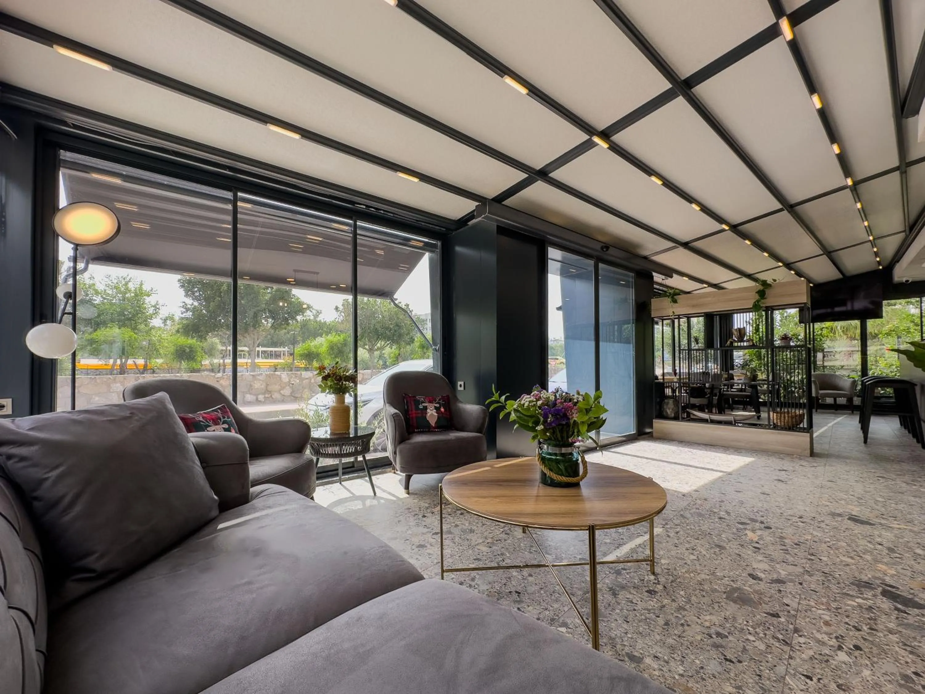 Lobby or reception in Leaf River Suites