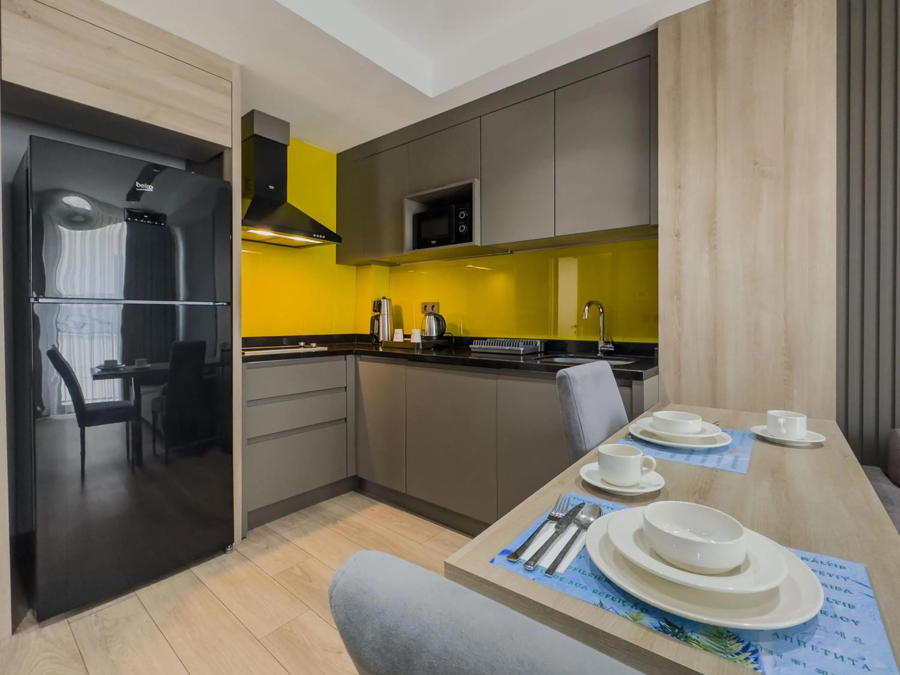 Kitchen or kitchenette in Leaf River Suites
