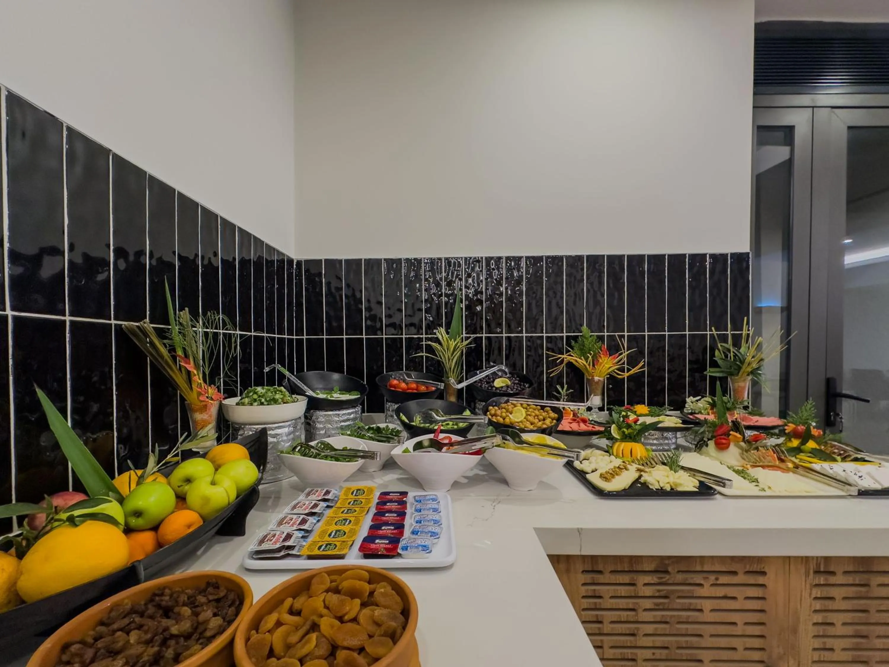 Restaurant/places to eat in Leaf River Suites