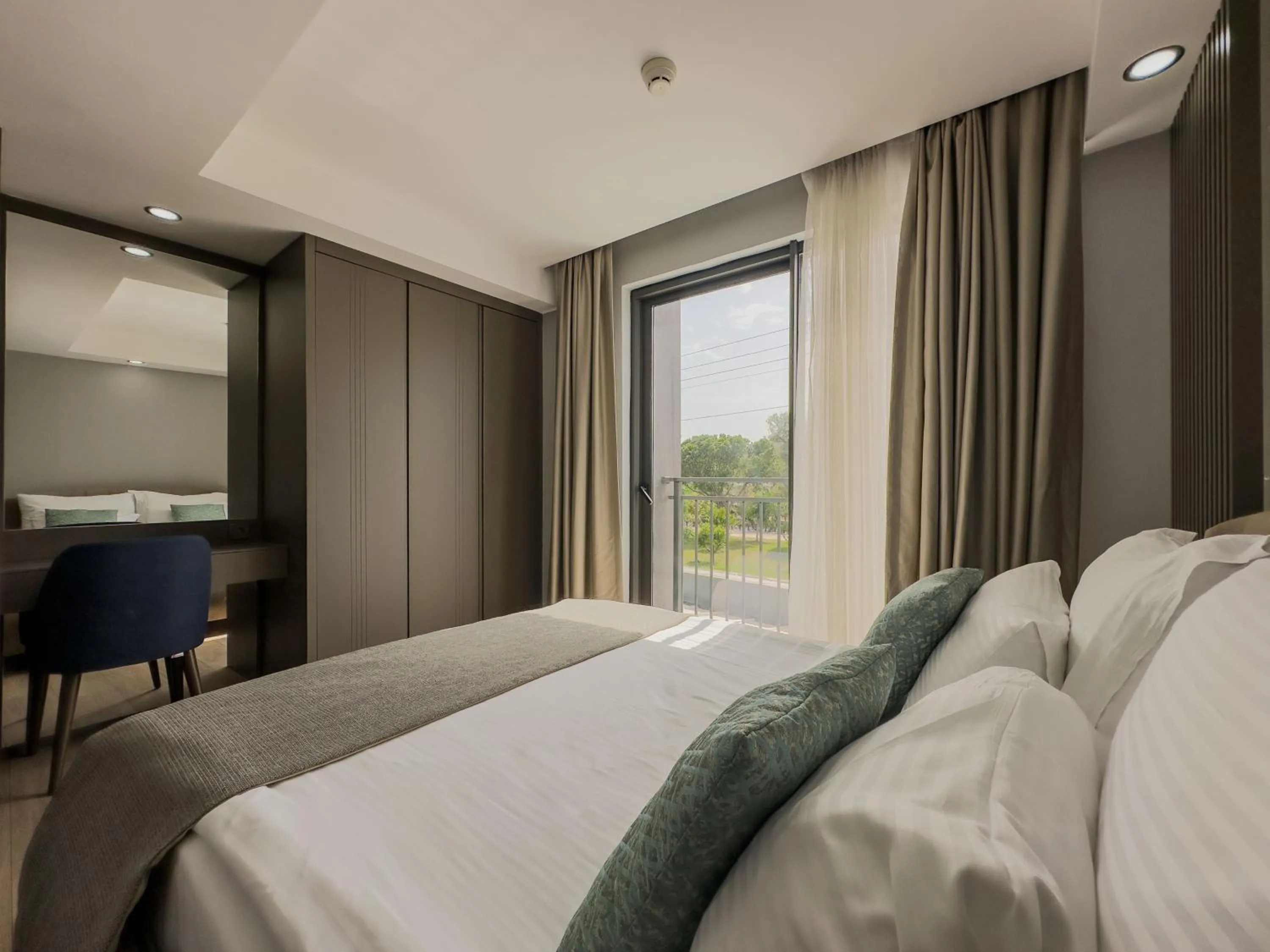 Bed in Leaf River Suites