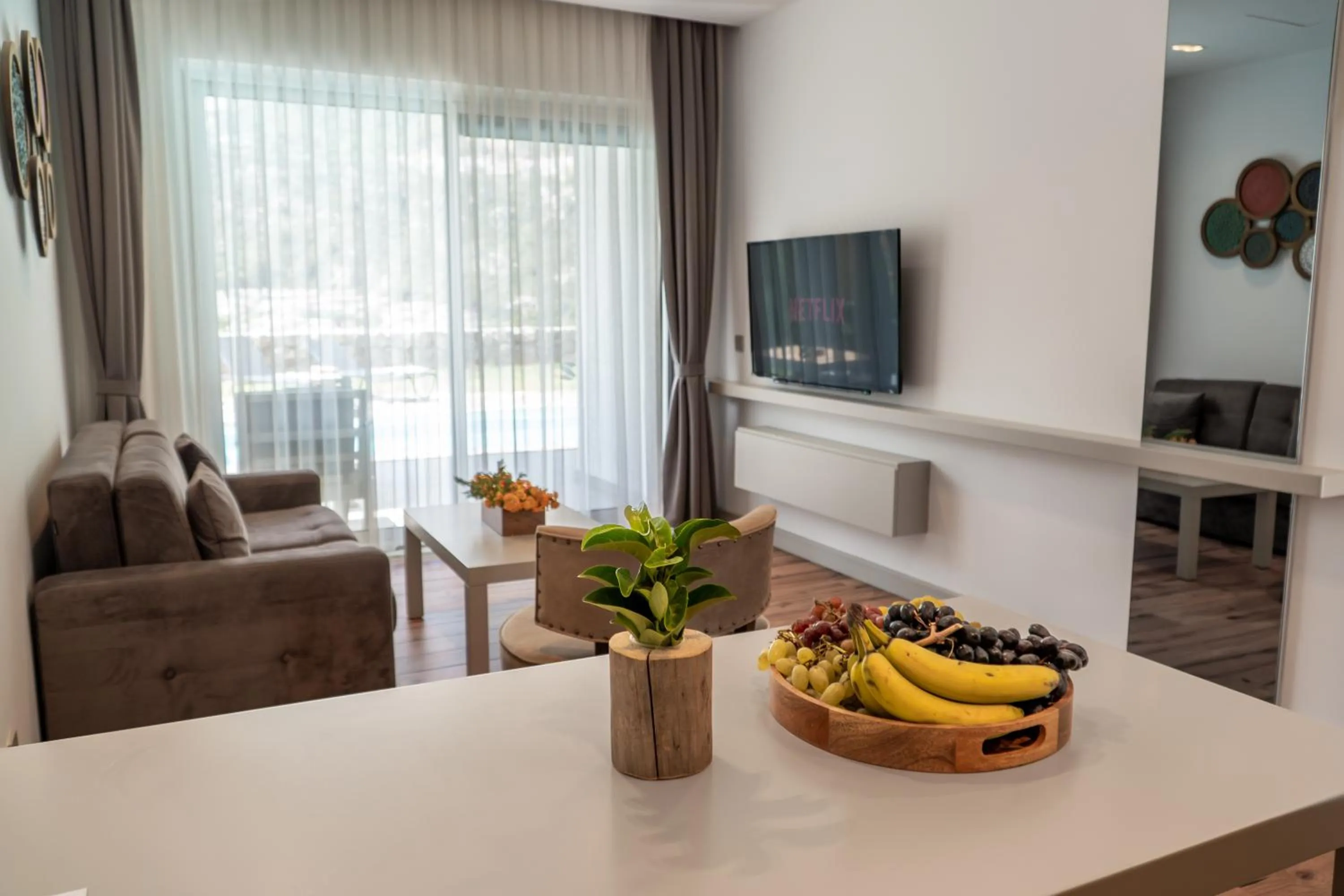 TV and multimedia in Z-Villas Beach Hotel