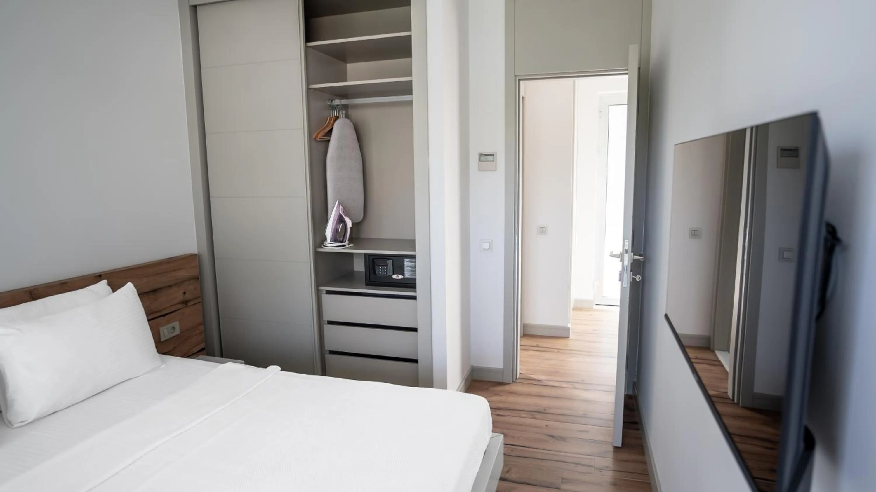 TV and multimedia, Bed in Z-Villas Beach Hotel