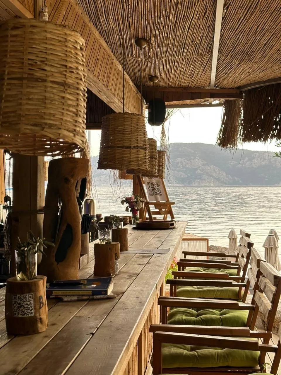 Restaurant/places to eat in Z-Villas Beach Hotel