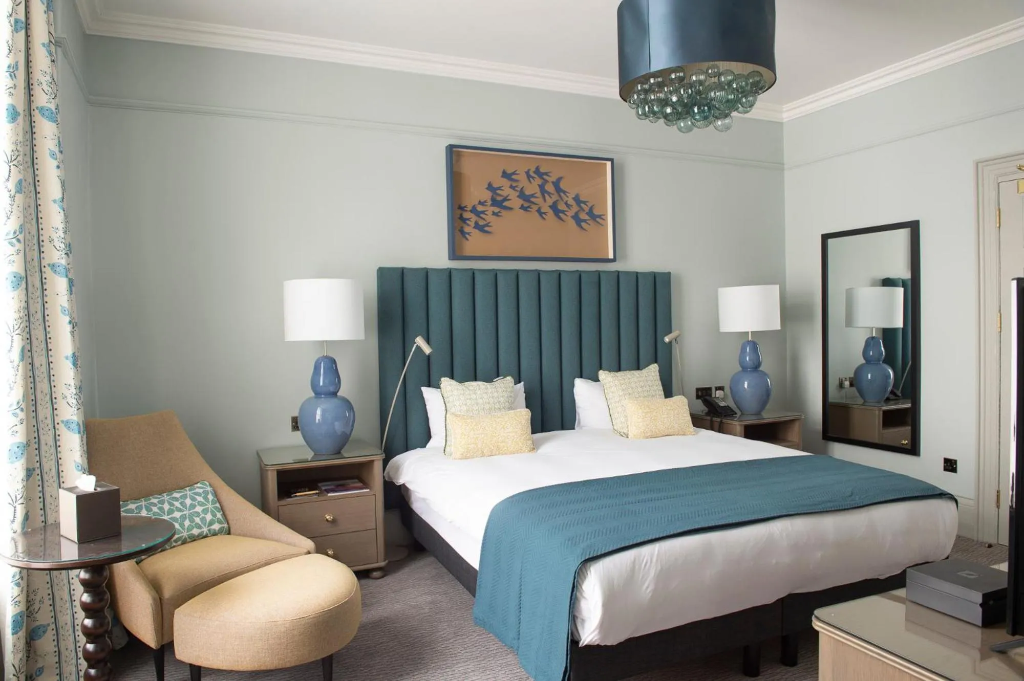 Bed in Bush Hotel Farnham