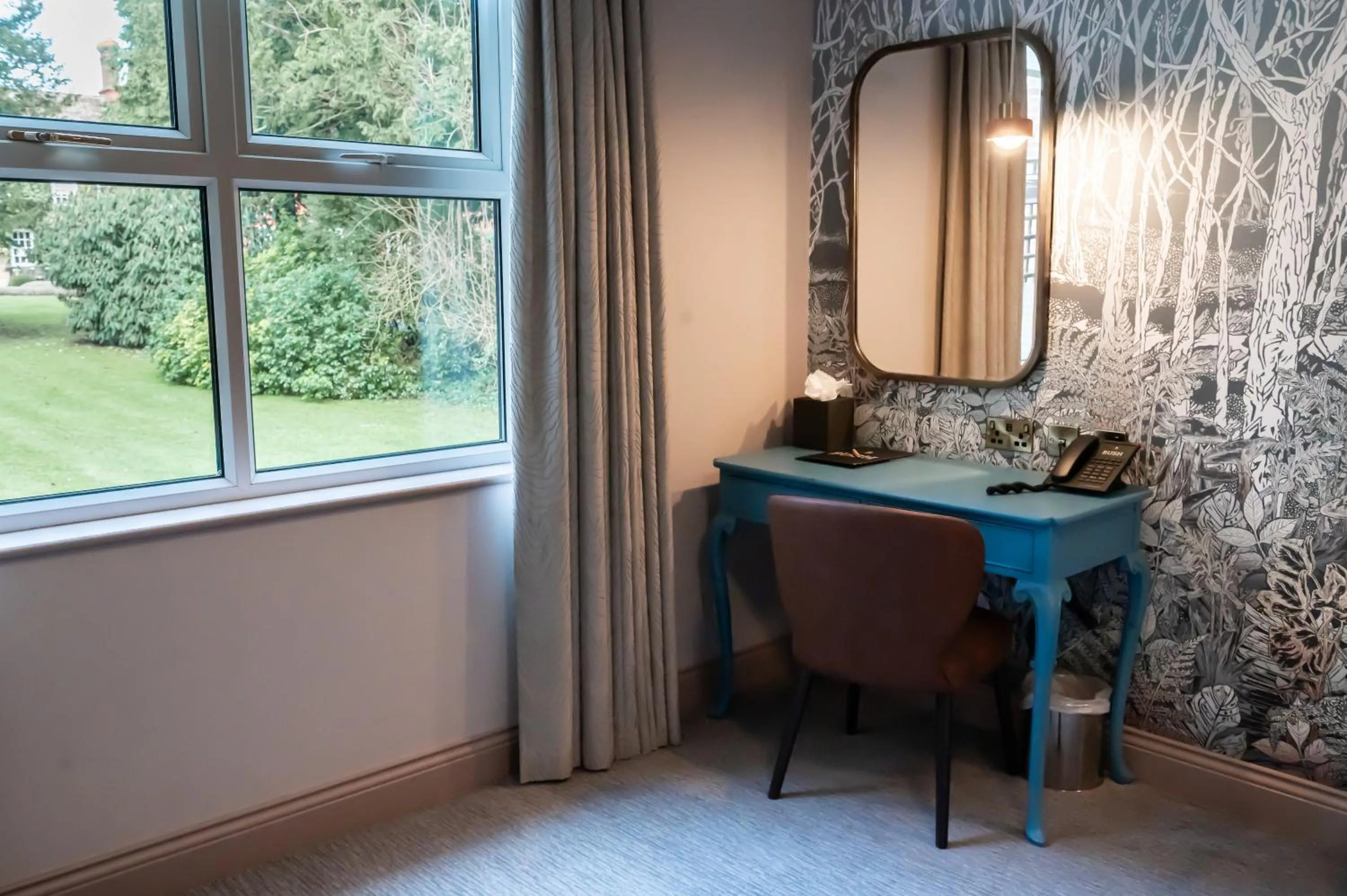 Bedroom in Bush Hotel Farnham