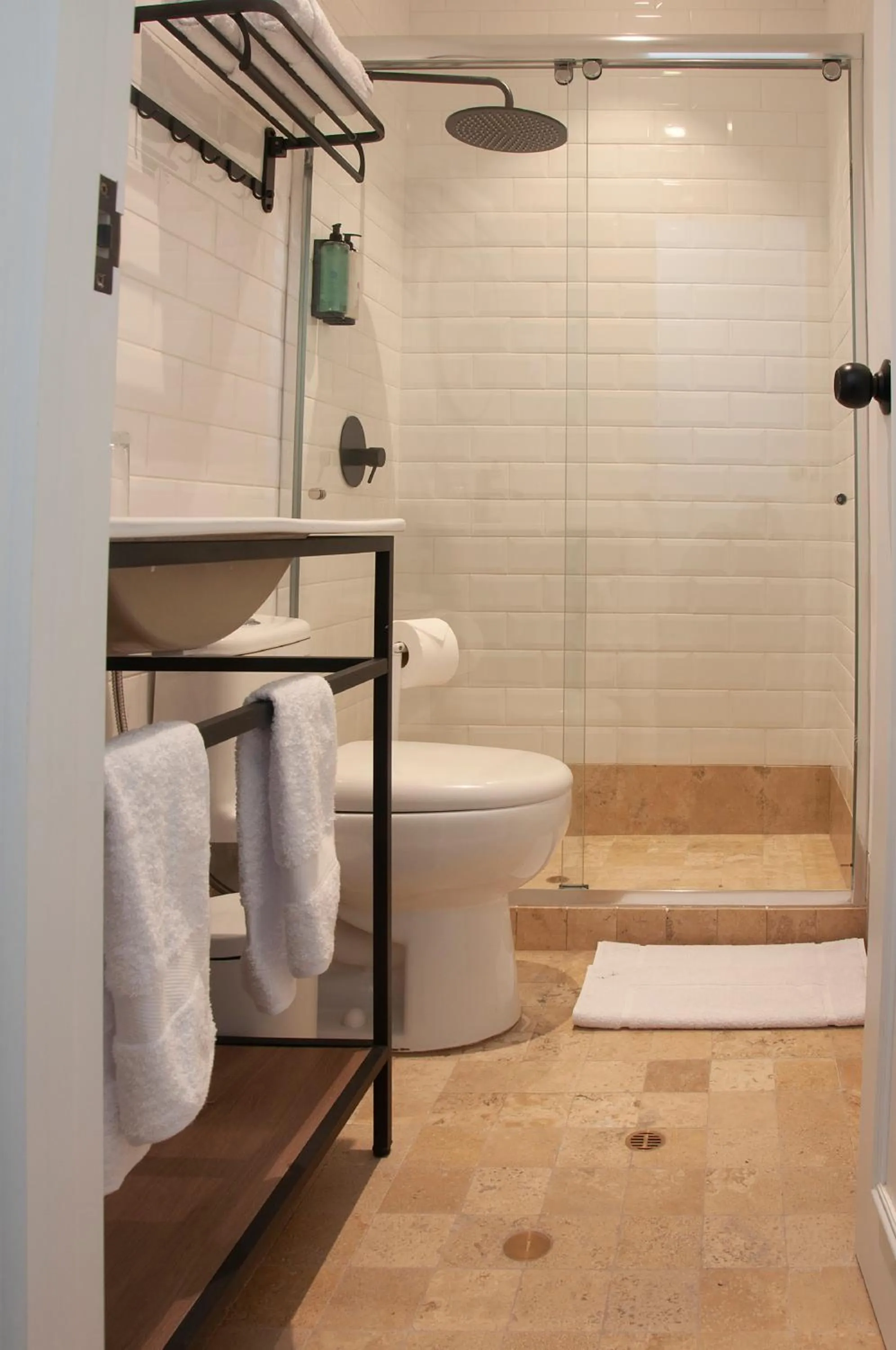 Shower in Blu Hotel Boutique