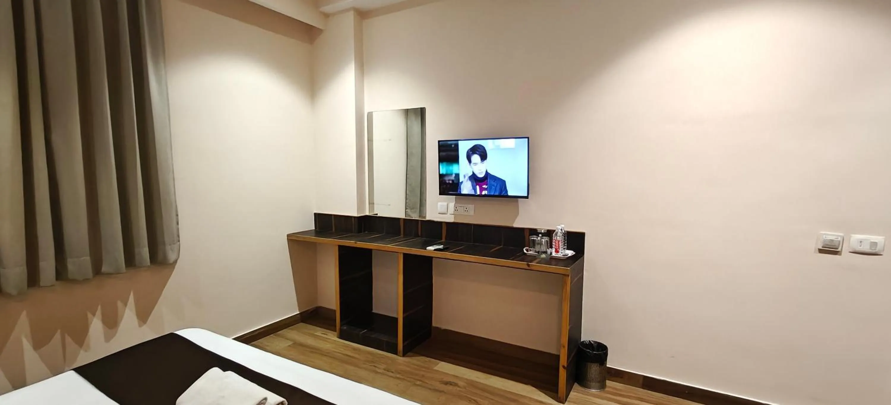 TV and multimedia, Bed in Hotel Karma Inn Near Akshay Patra Jagatpura