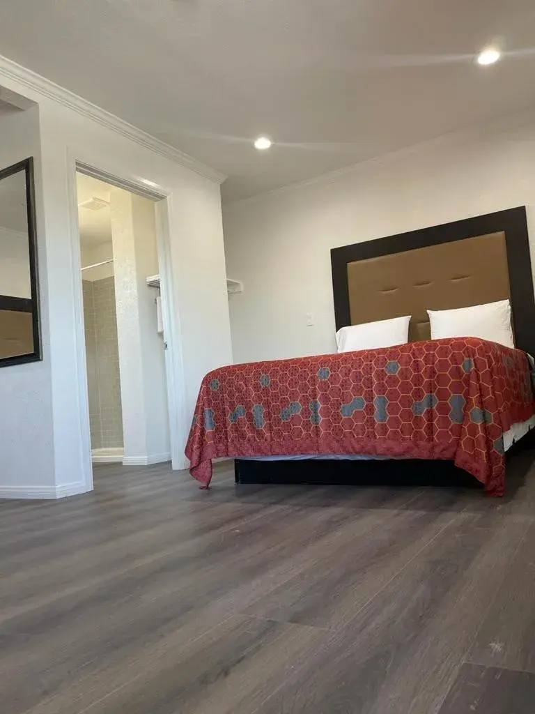 Standard Queen Room in Palm Inn Standard Queen Room in Palm Inn