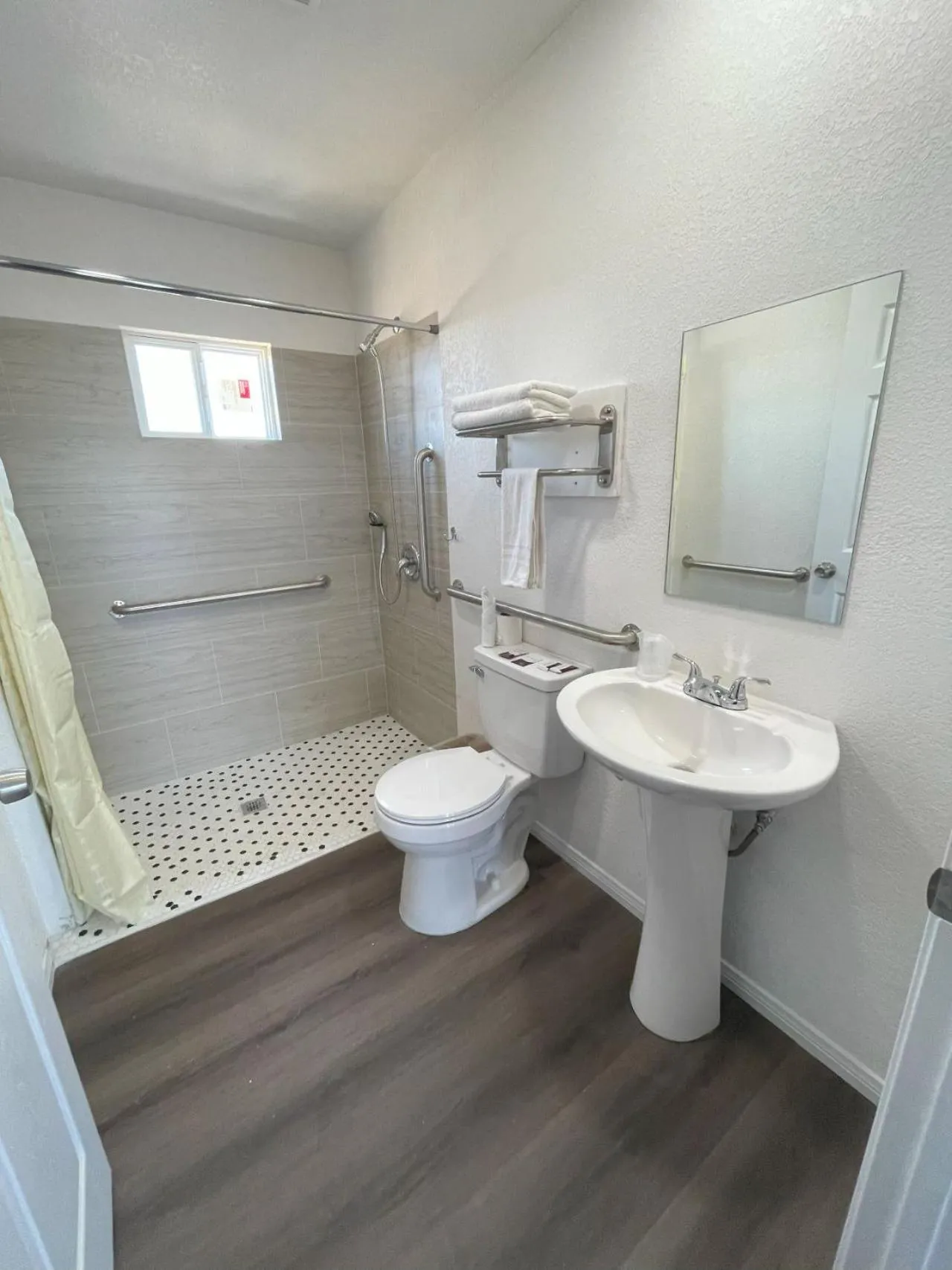 Bathroom in Palm Inn