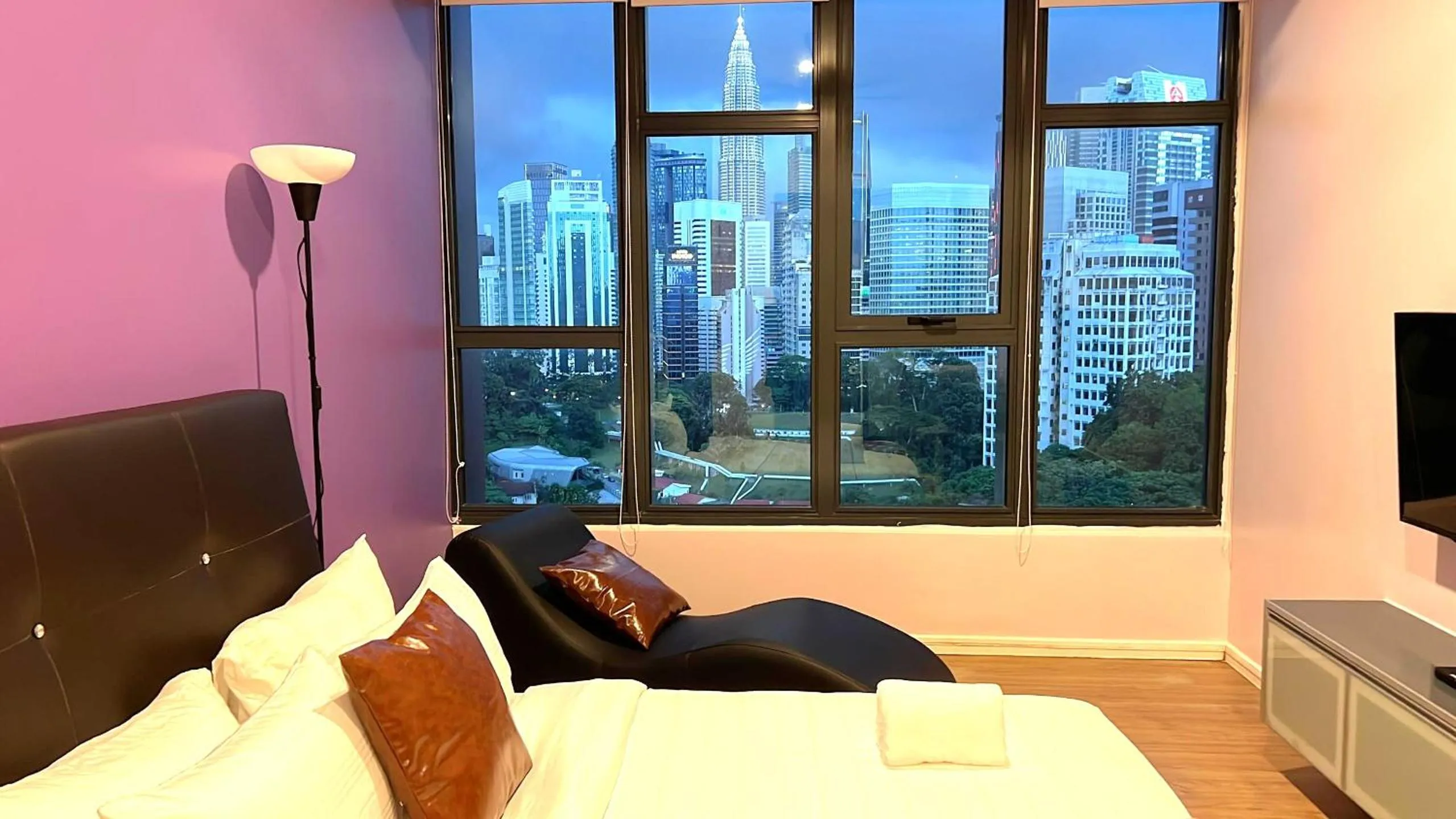 Bed in Ceylonz Suite, Bukit Bintang by MK HOME