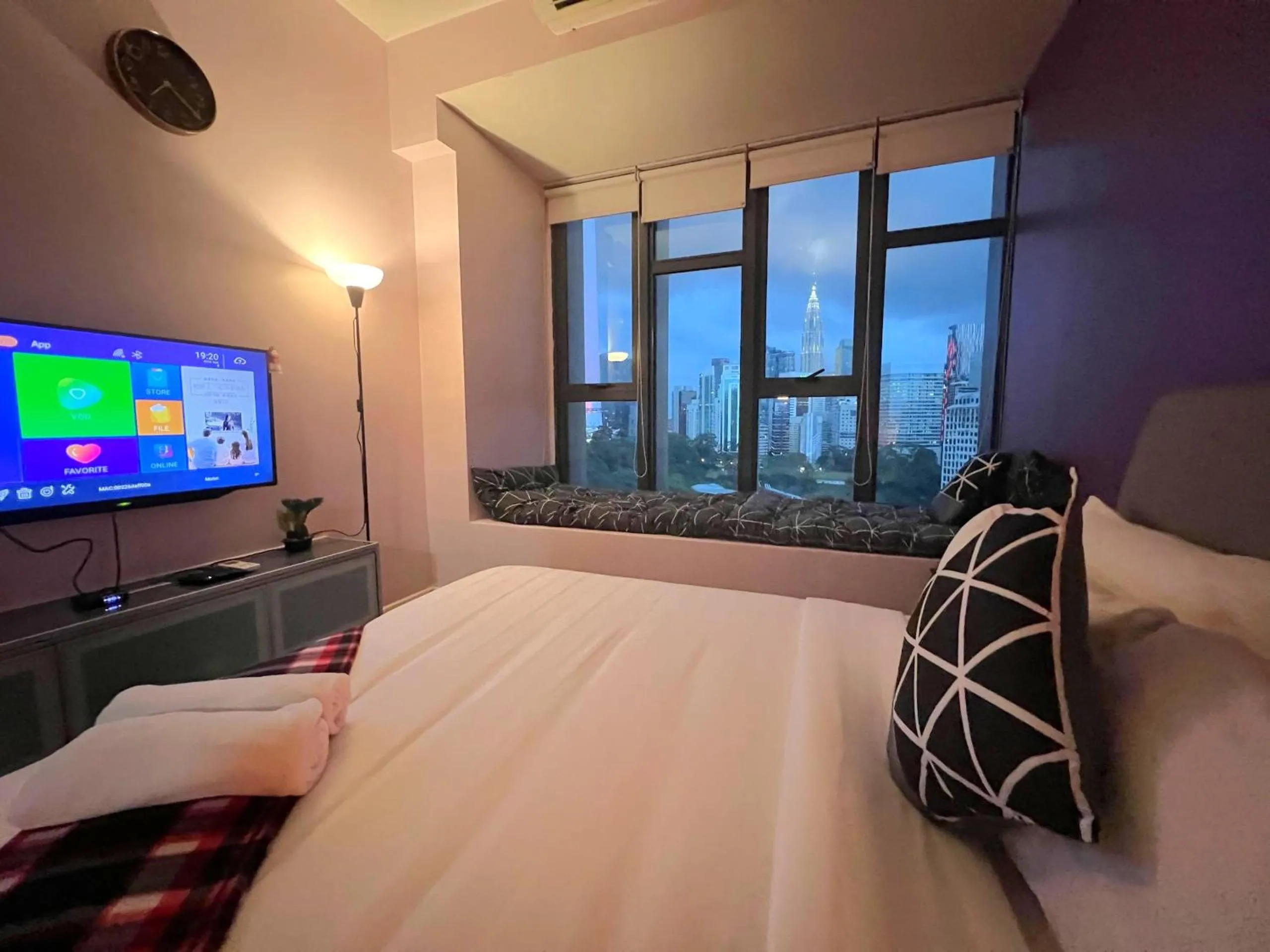 Bed in Ceylonz Suite, Bukit Bintang by MK HOME