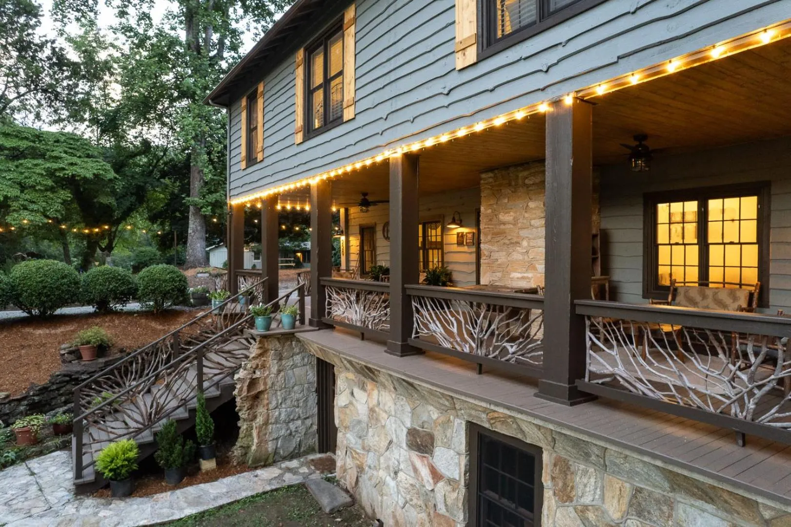 Property building in Beechwood Inn