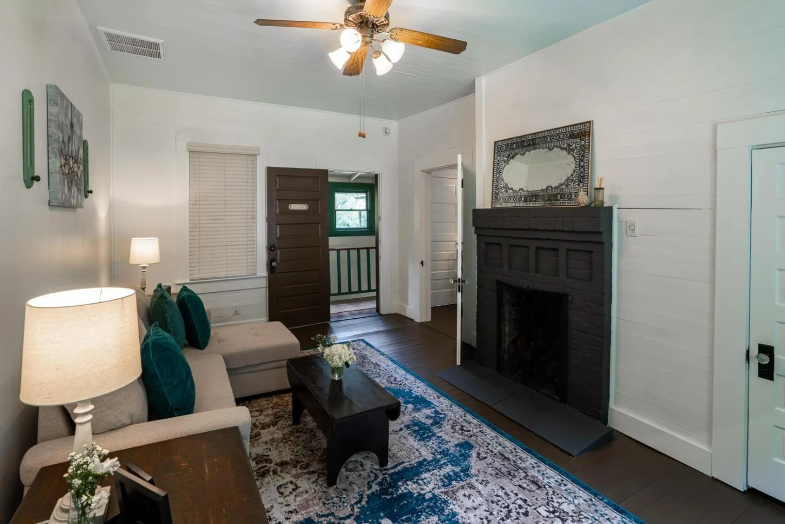 Living room in Beechwood Inn