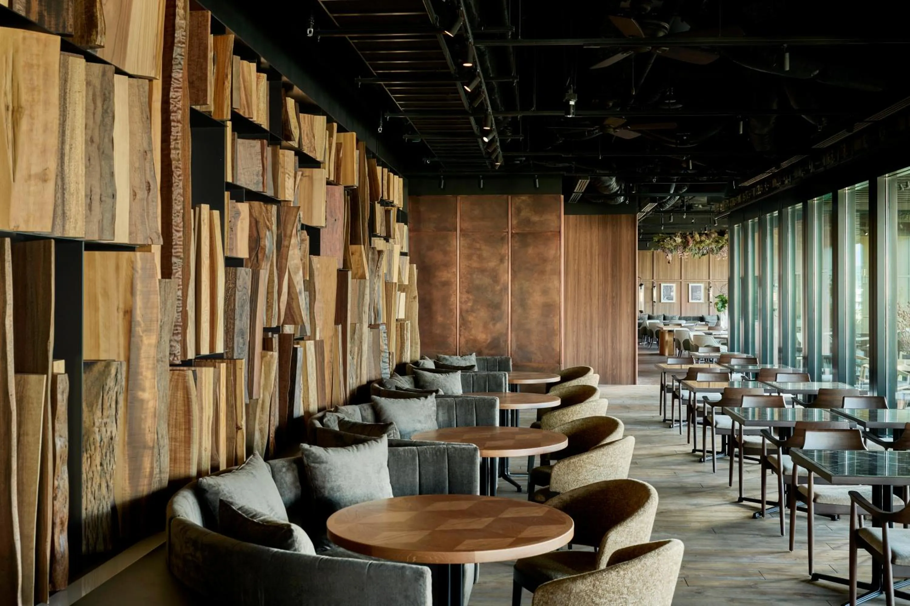 Restaurant/places to eat in The Royal Park Hotel Iconic Nagoya